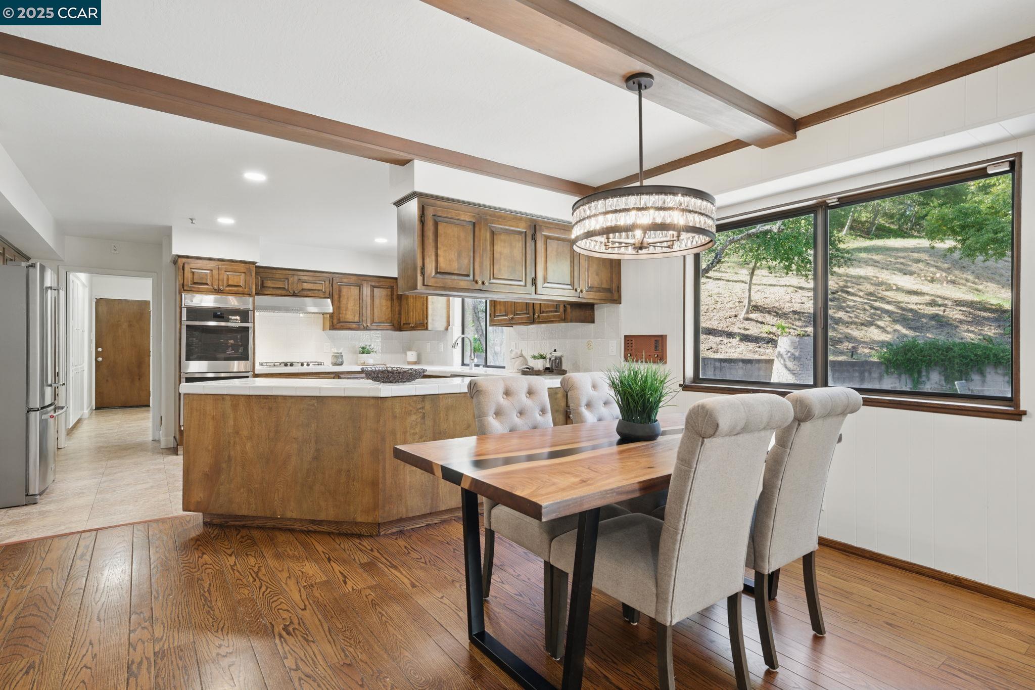 3938 Los Arabis Dr