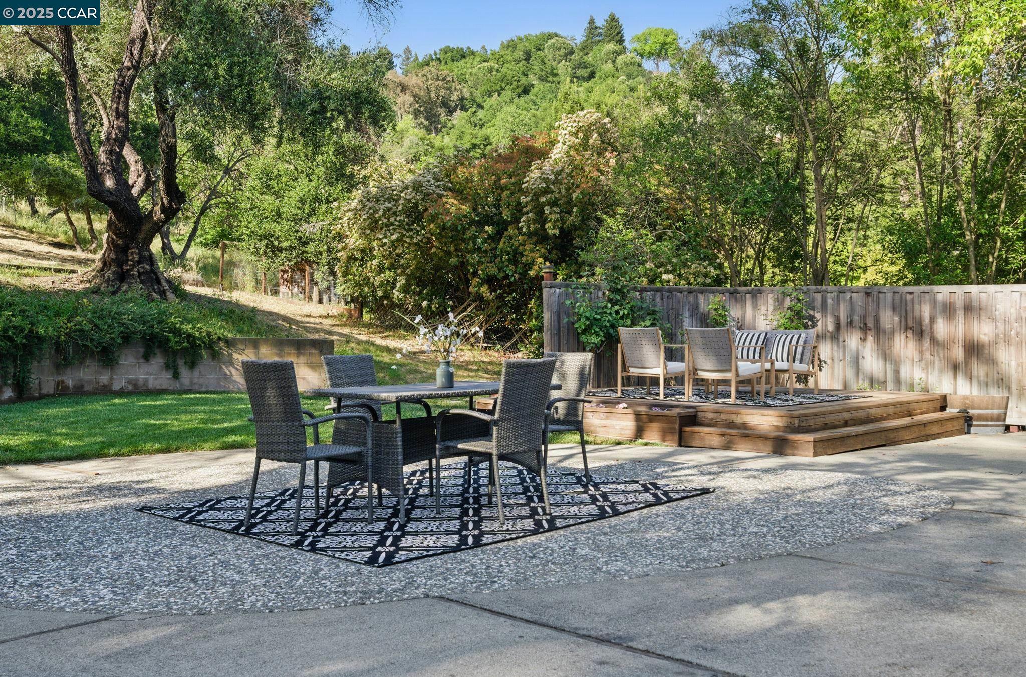 3938 Los Arabis Dr
