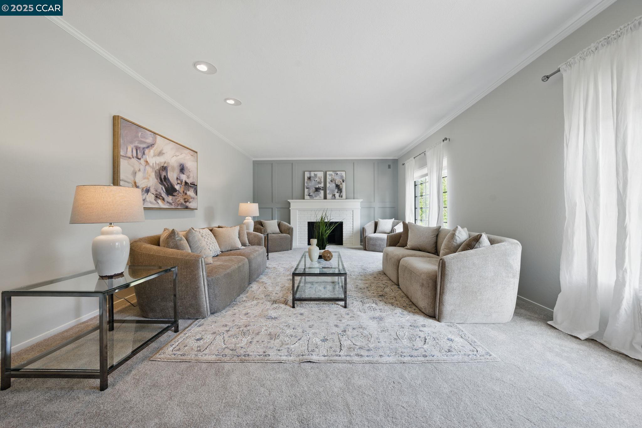 3938 Los Arabis Dr