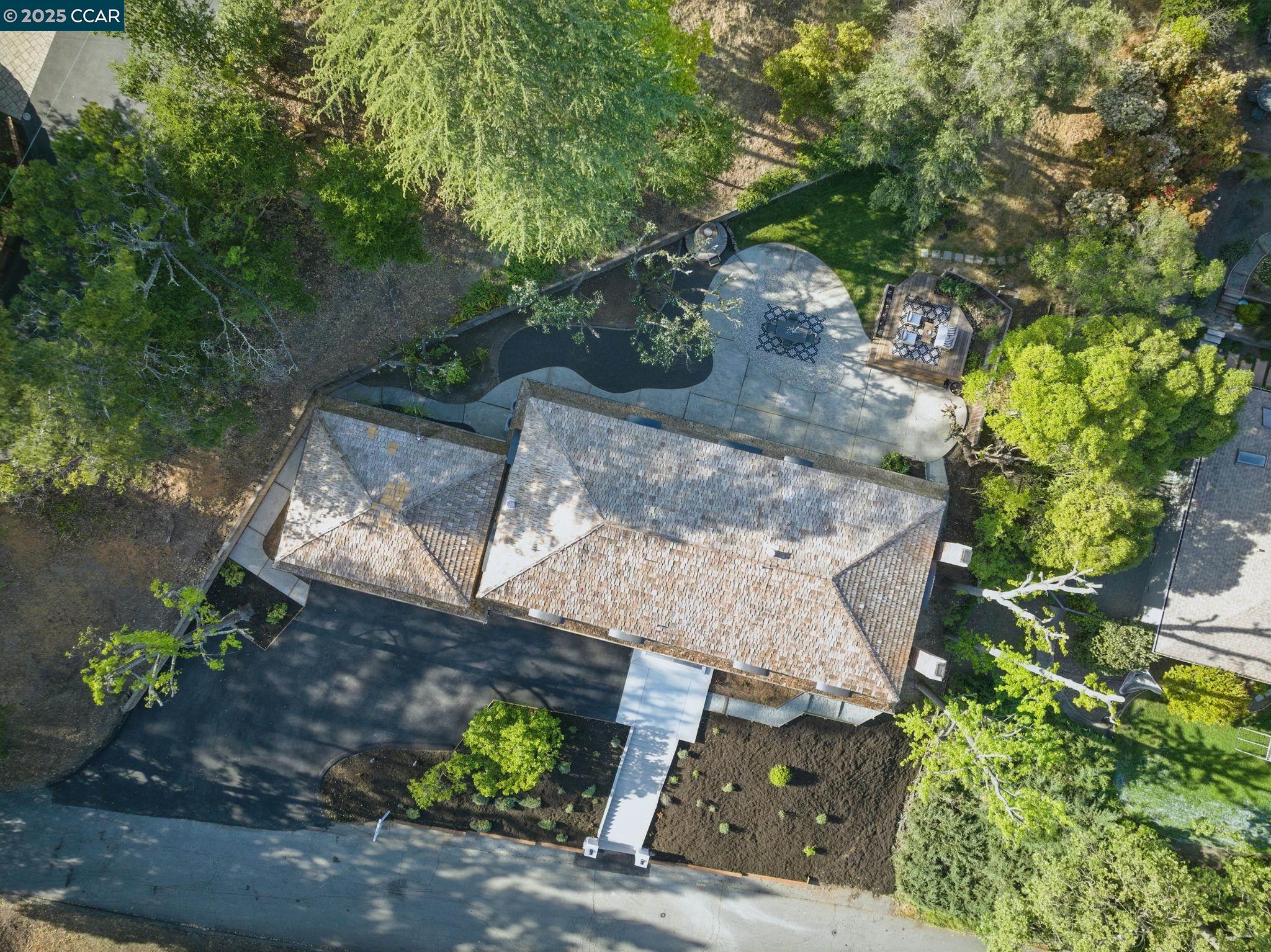 3938 Los Arabis Dr