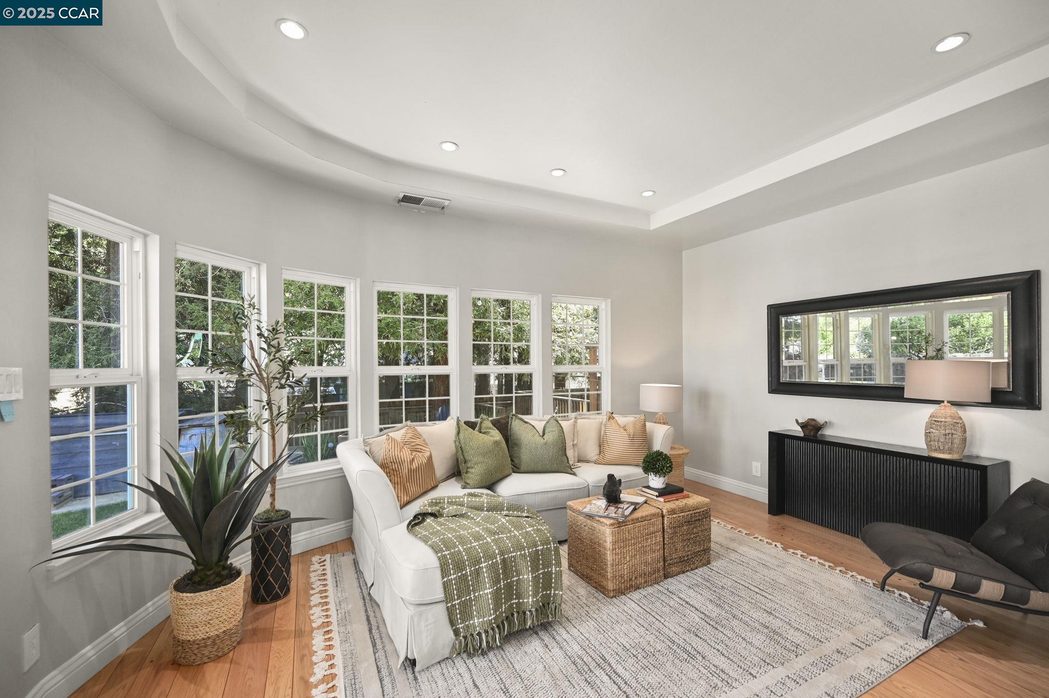5411 Degnan Dr