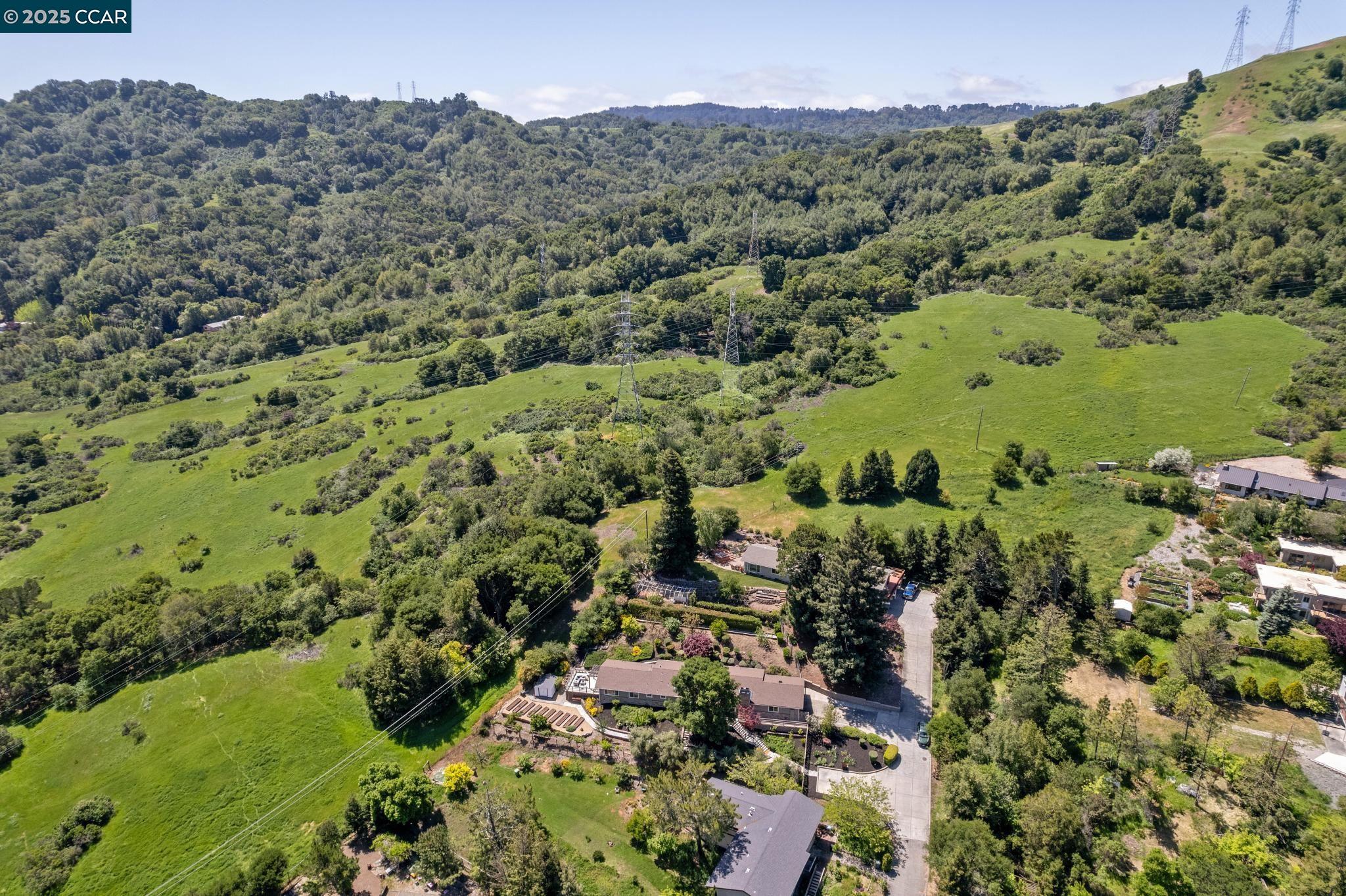 70 Lost Valley Dr