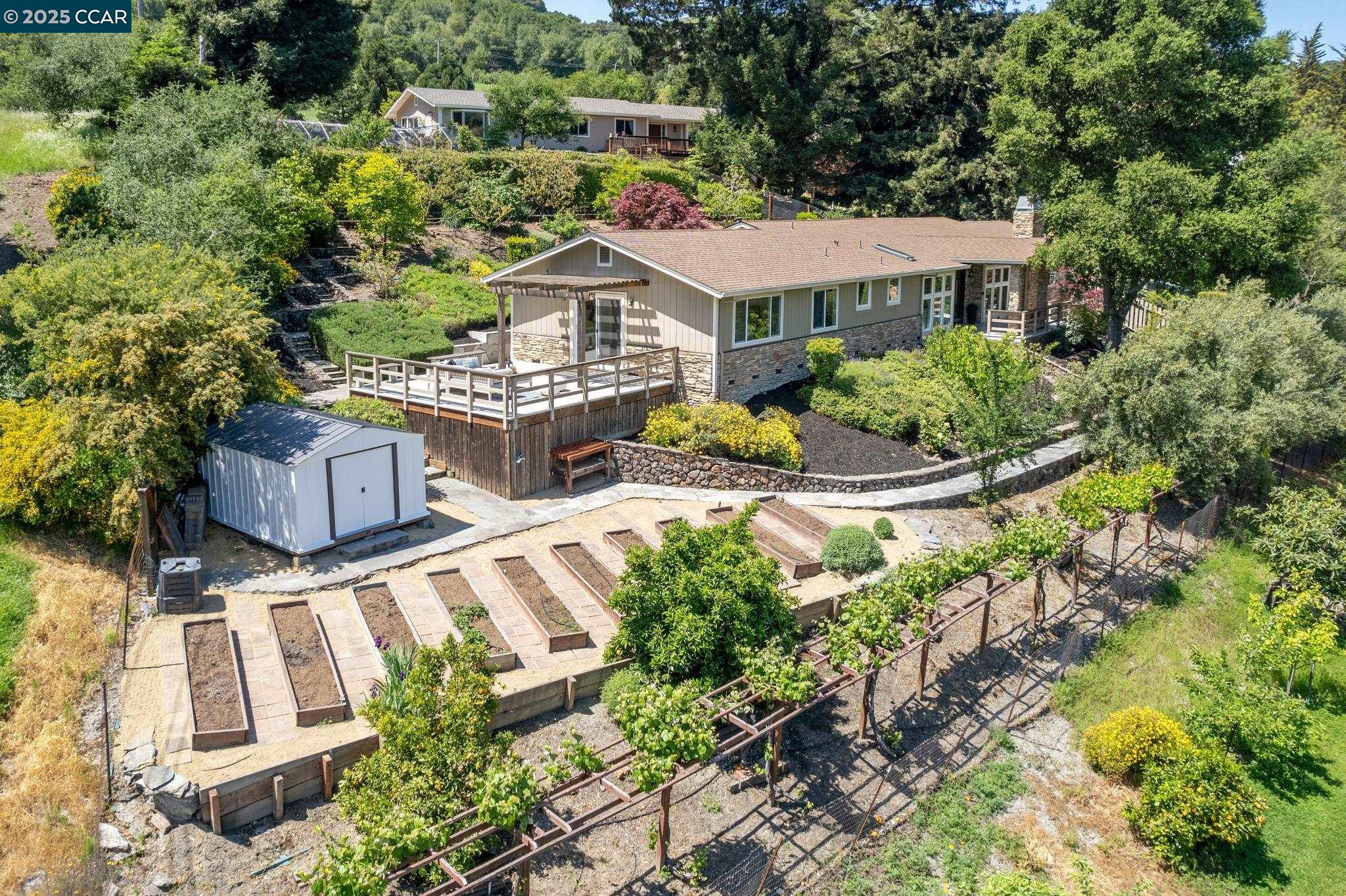 70 Lost Valley Dr