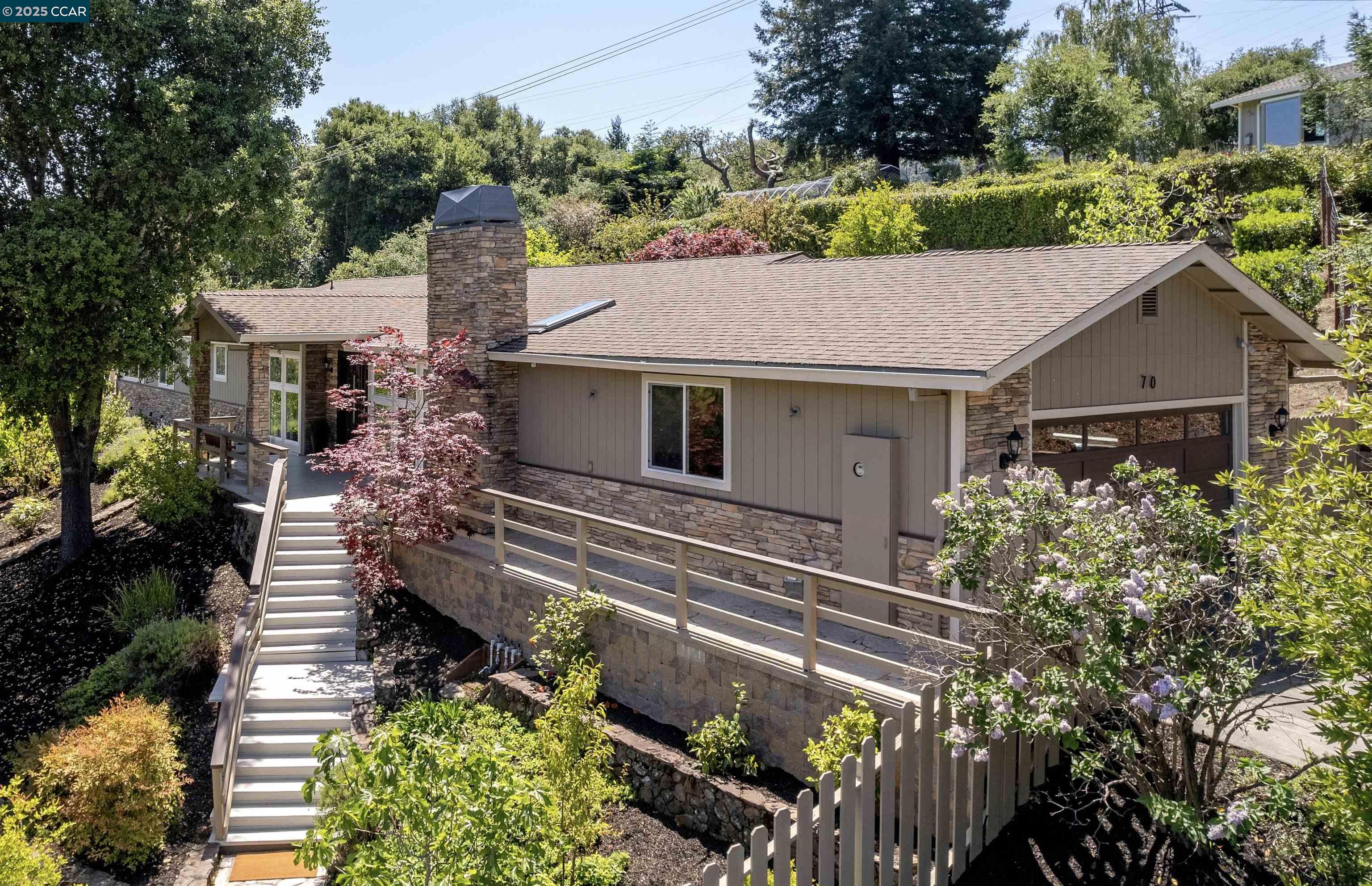 70 Lost Valley Dr