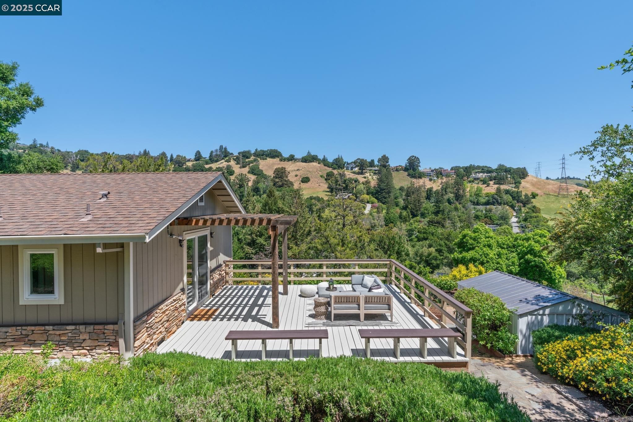 70 Lost Valley Dr