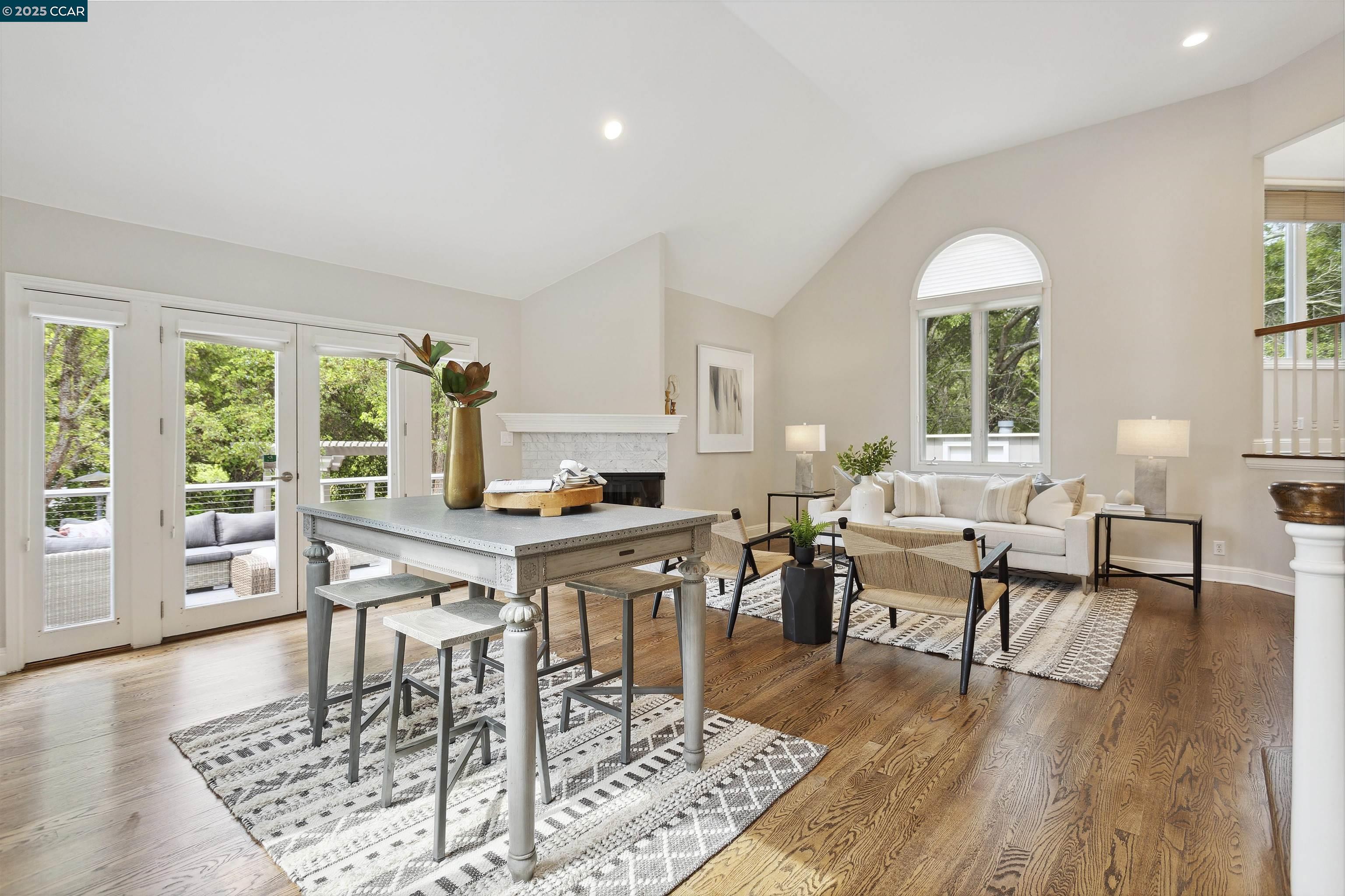 5 Pine Tree Ln