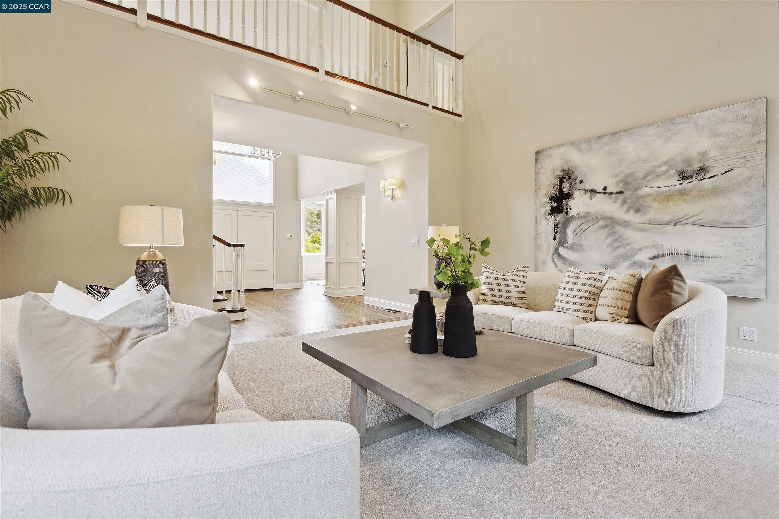 5 Pine Tree Ln