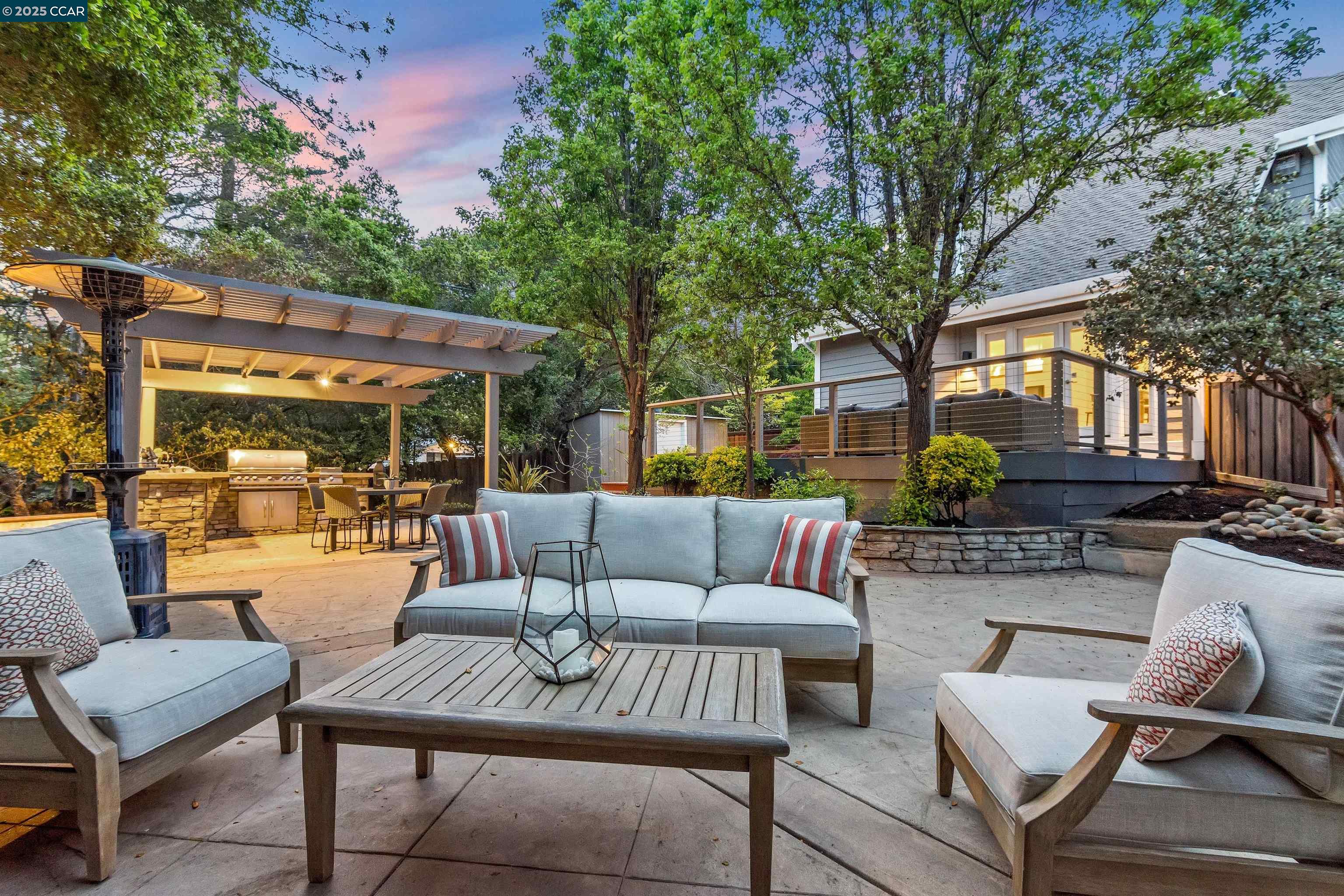 5 Pine Tree Ln