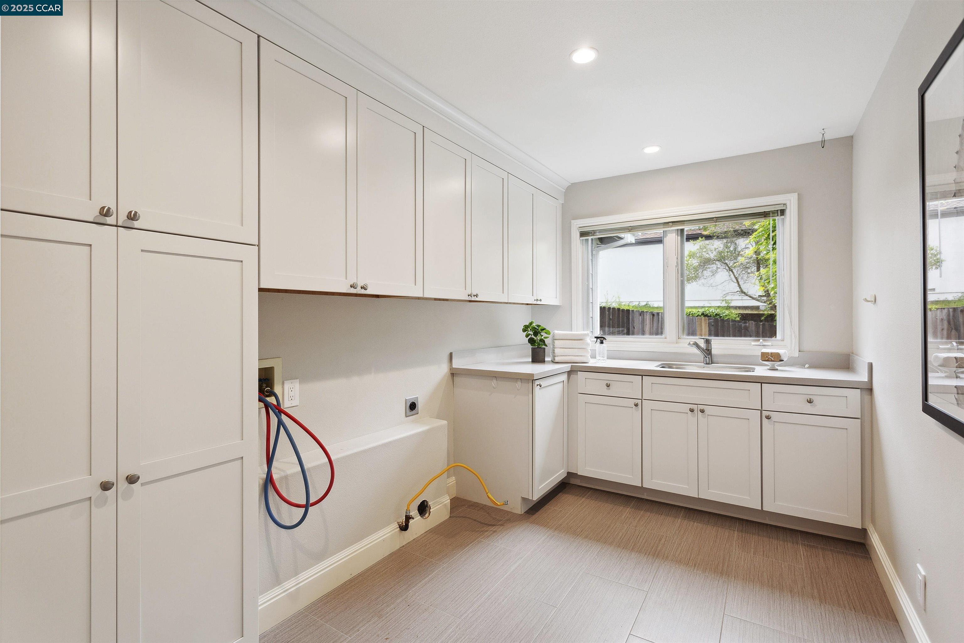 5 Pine Tree Ln