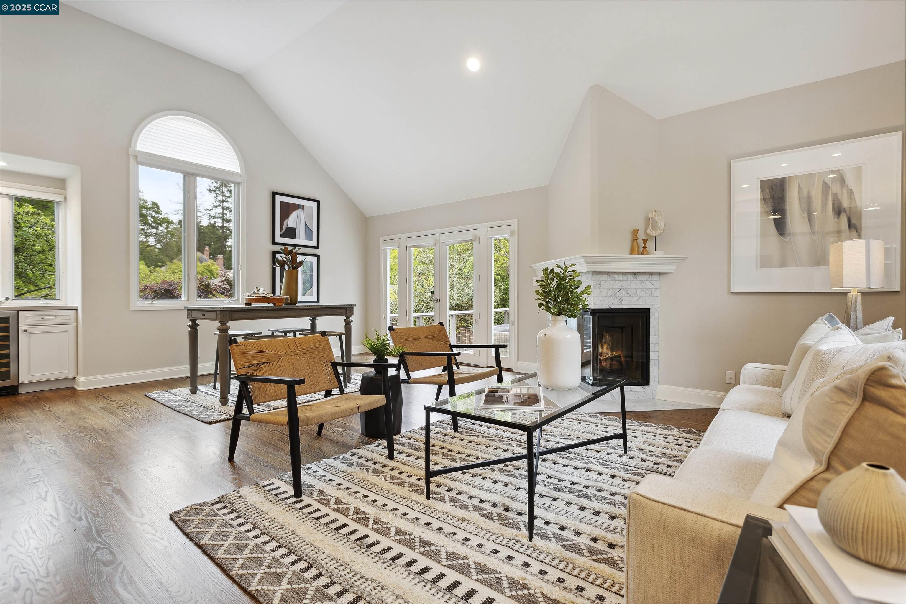 5 Pine Tree Ln