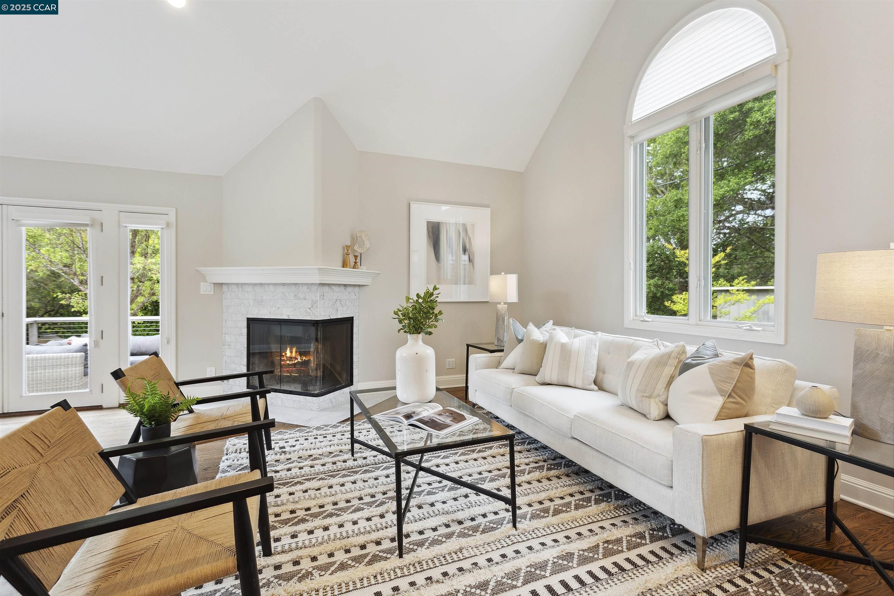 5 Pine Tree Ln