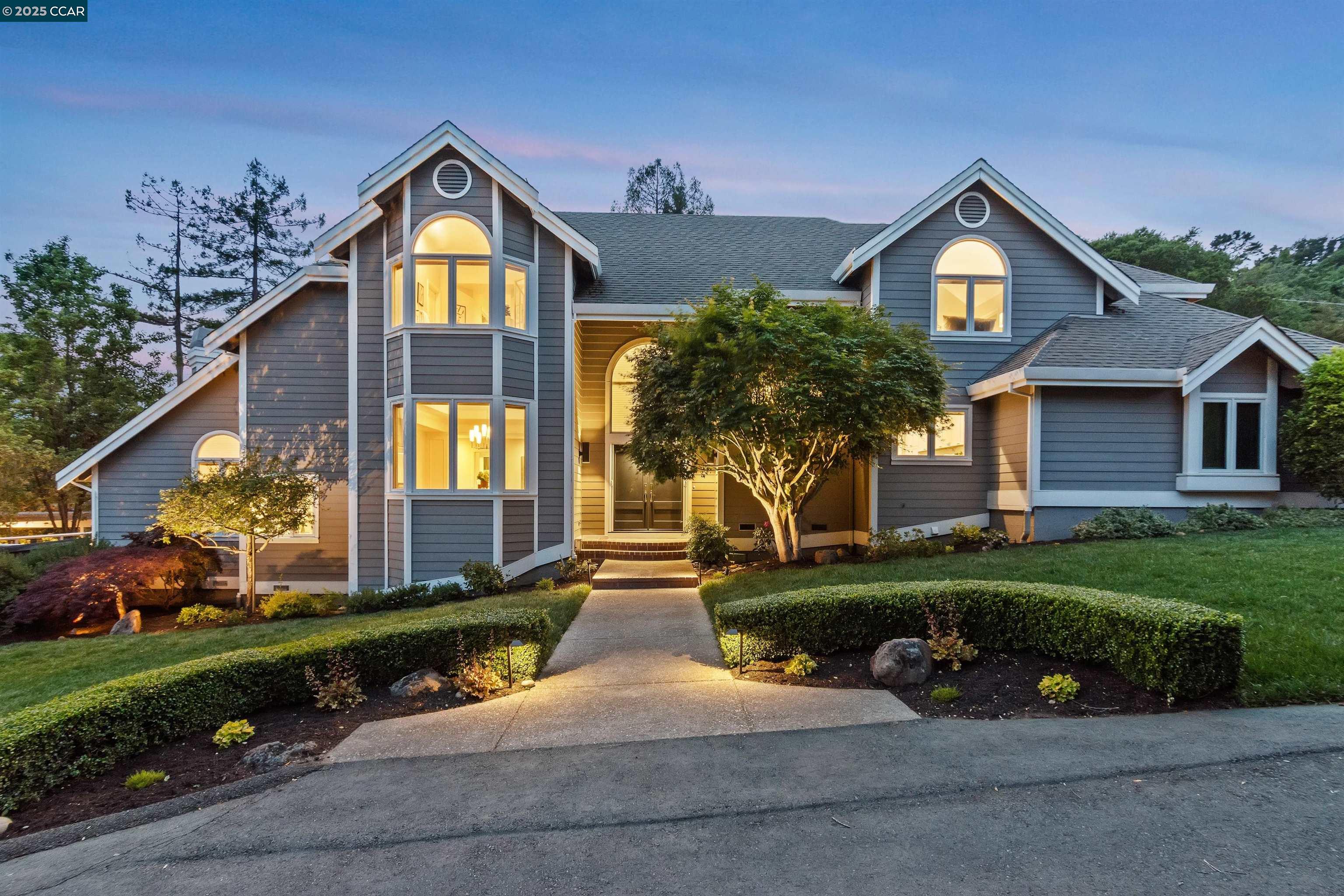 5 Pine Tree Ln