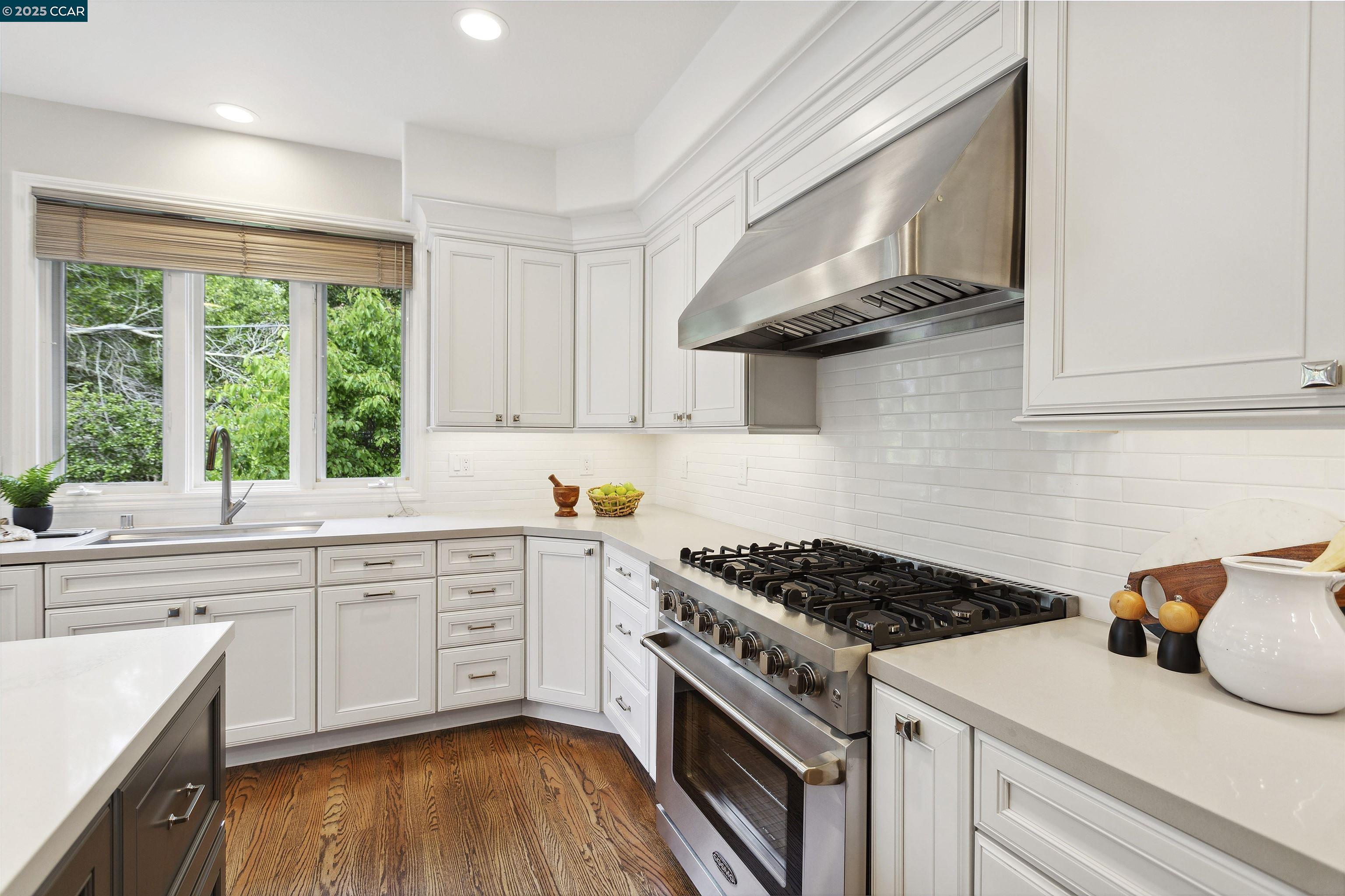 5 Pine Tree Ln