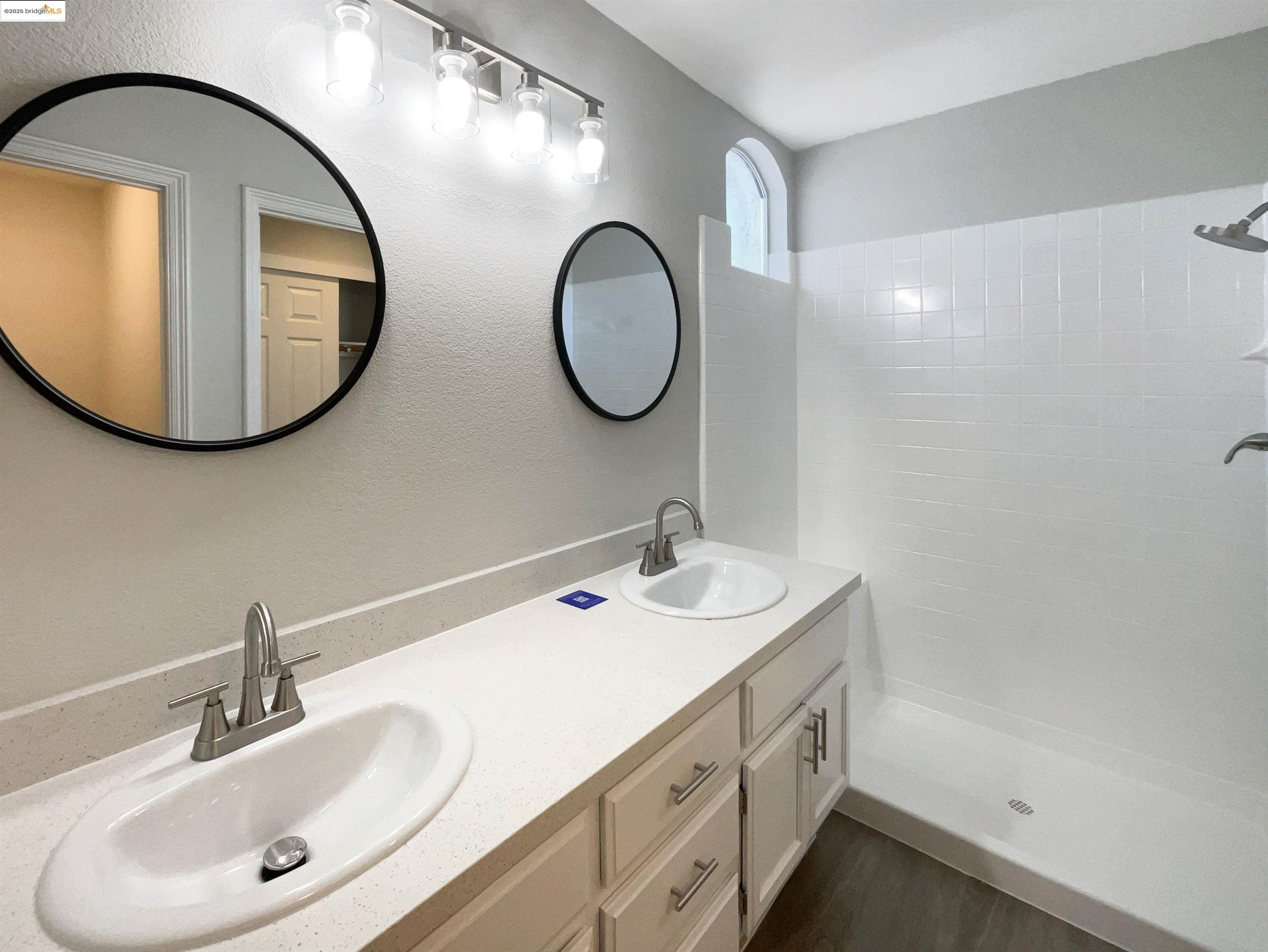 5214 Pavilion Ct