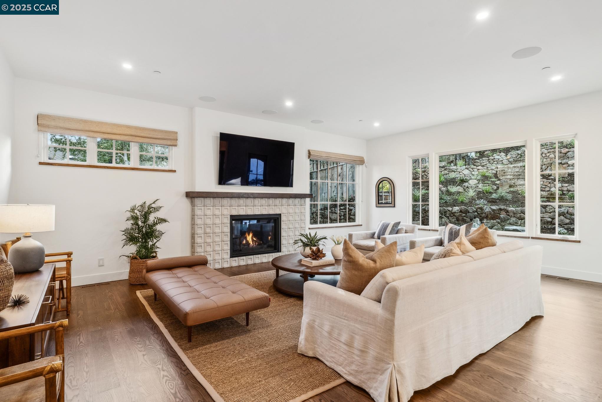 1121 RAHARA DRIVE