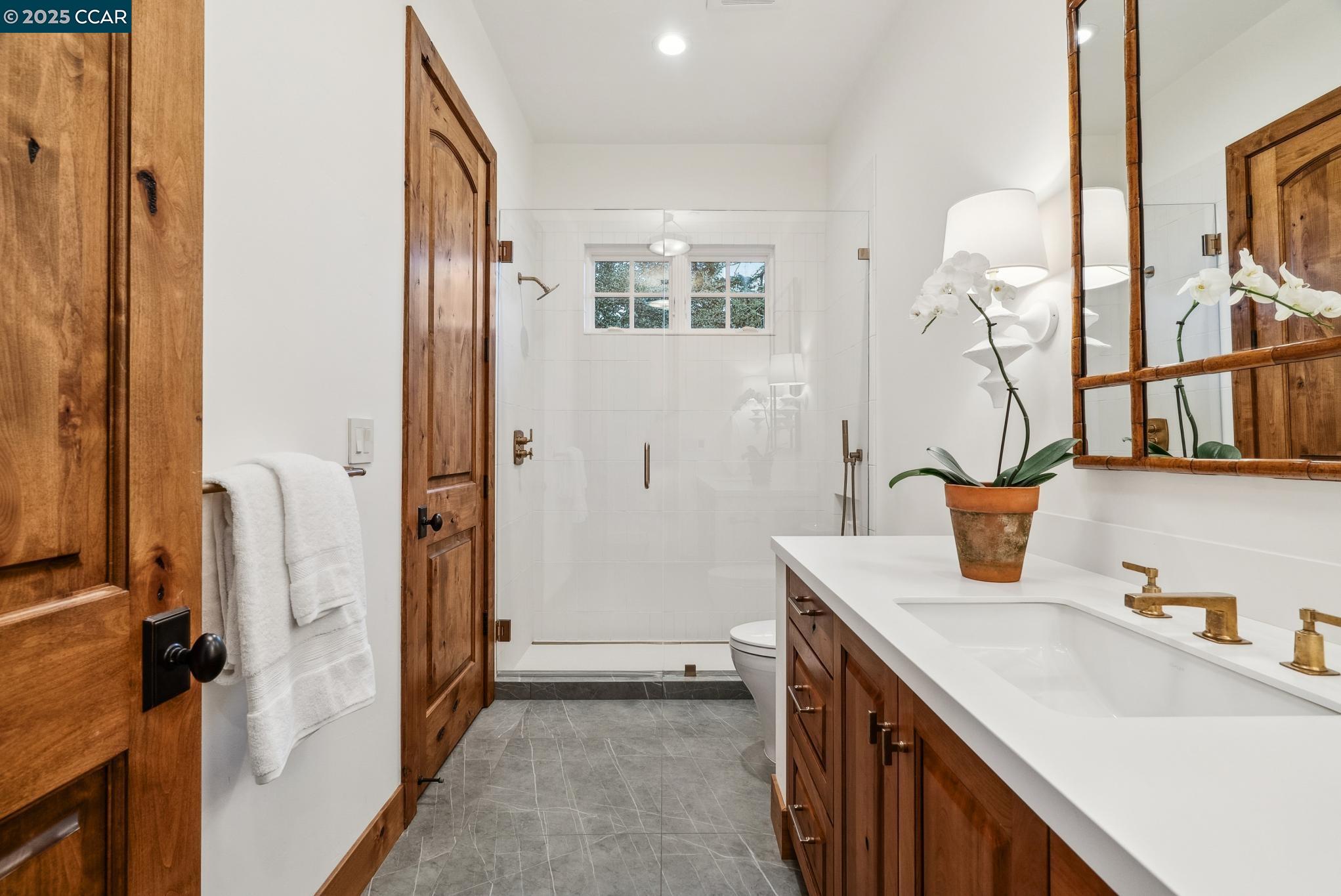 1121 RAHARA DRIVE