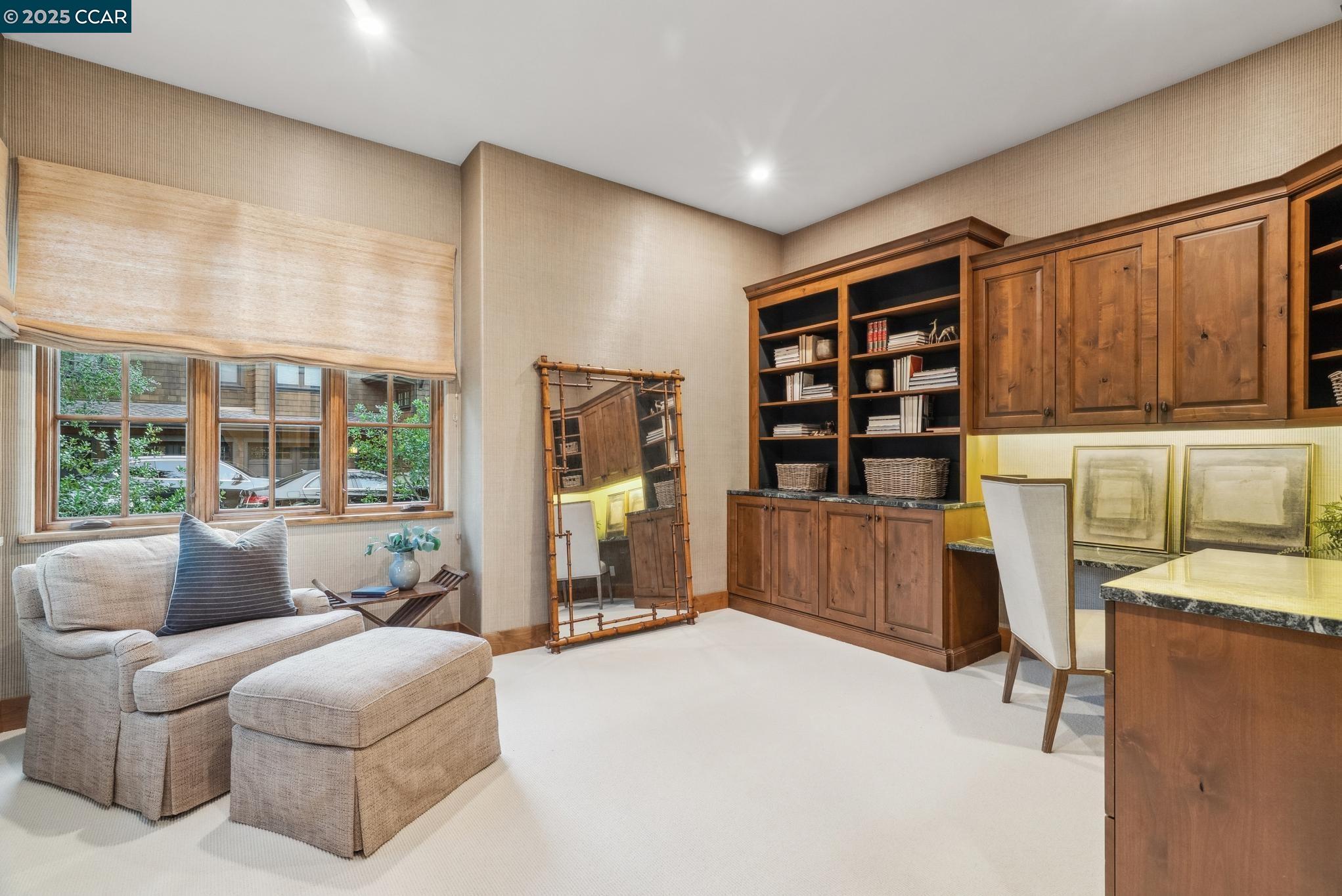 1121 RAHARA DRIVE