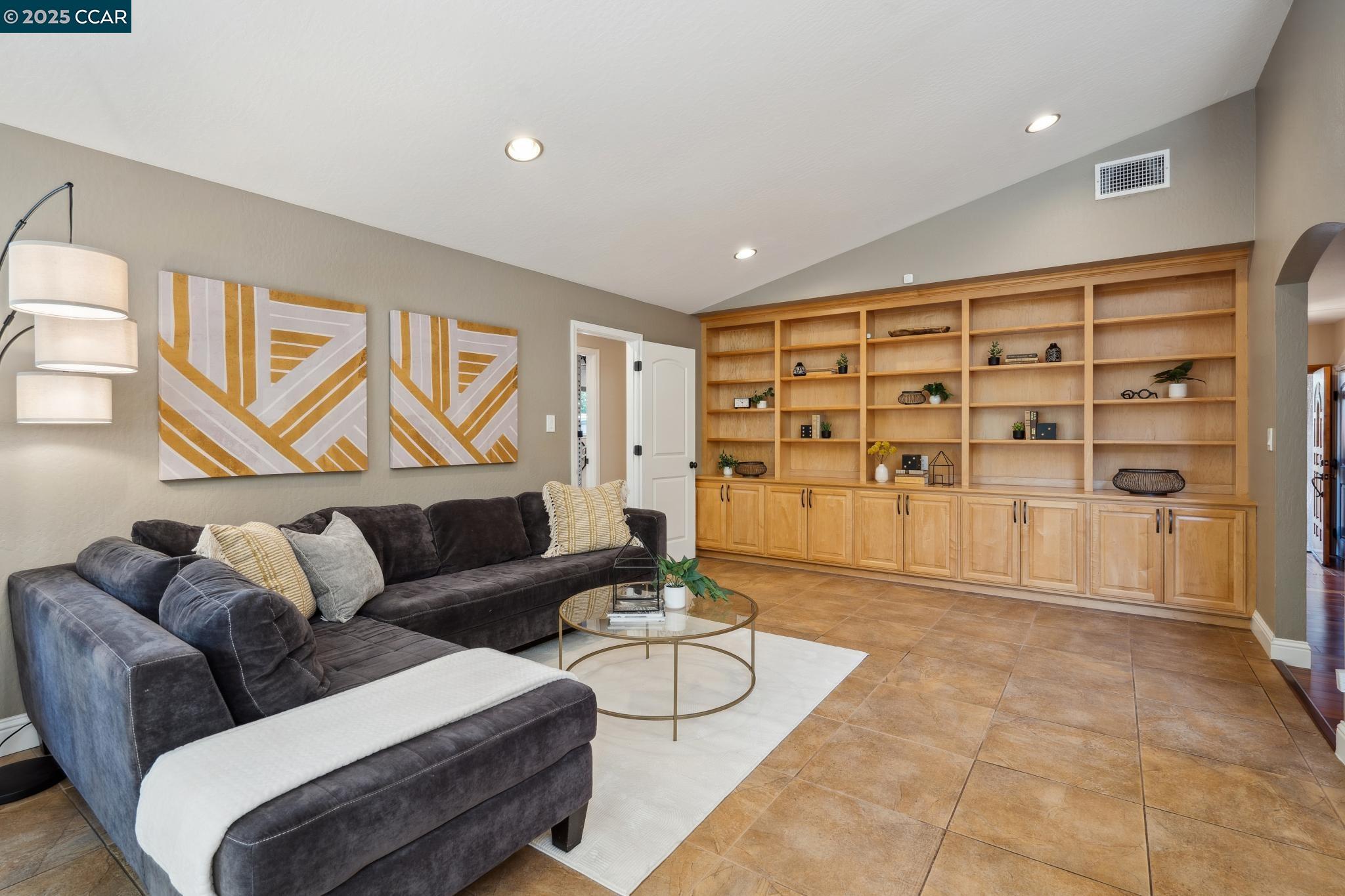 515 Sitka Ct