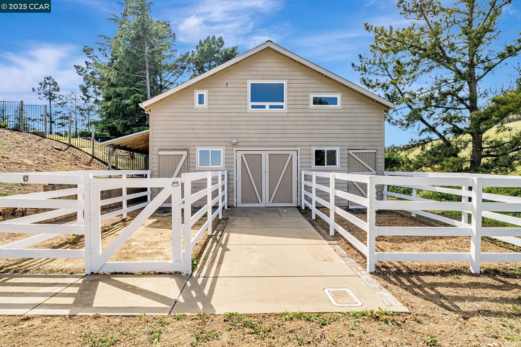 10555 Morgan Territory