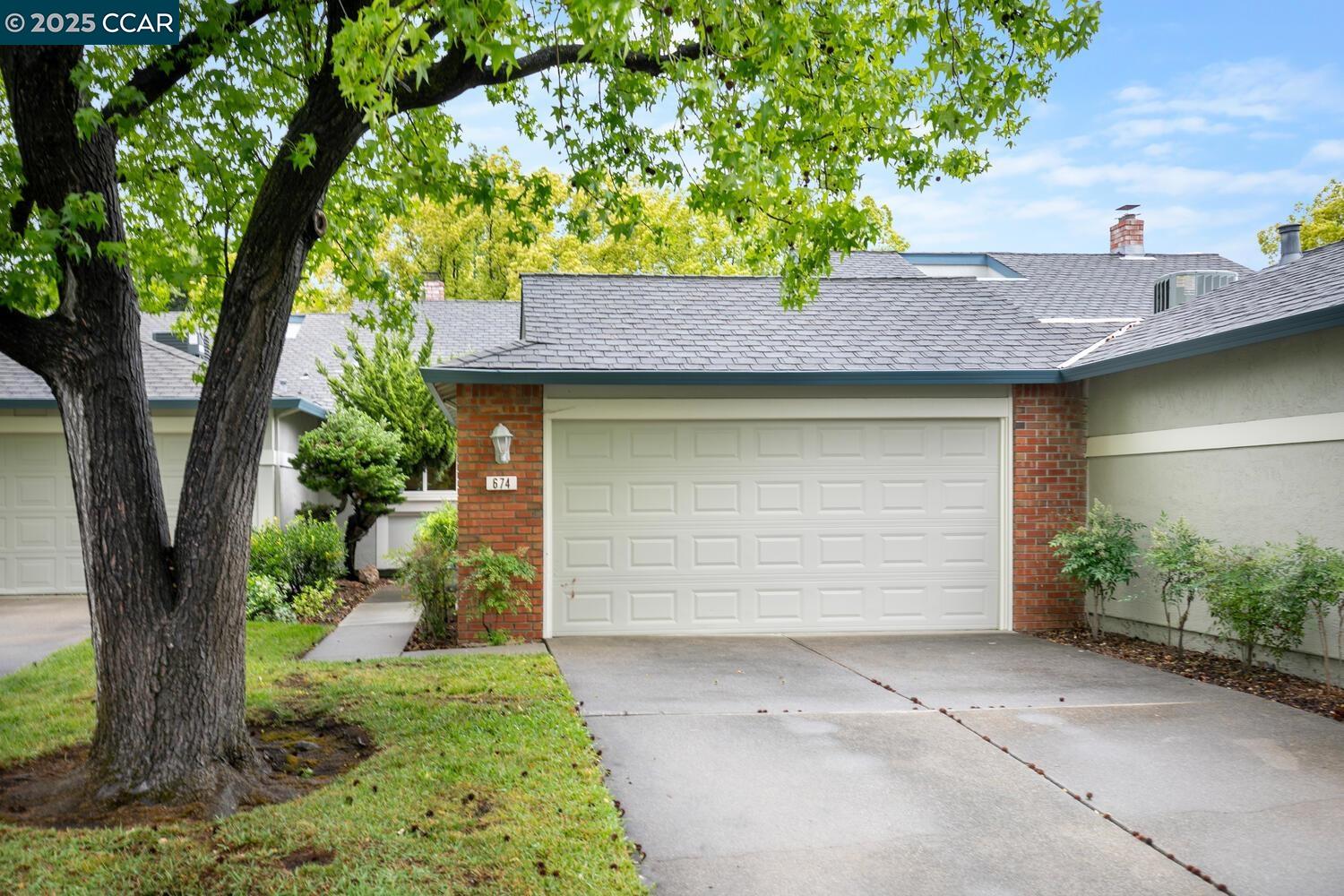 674 St Ives Ct