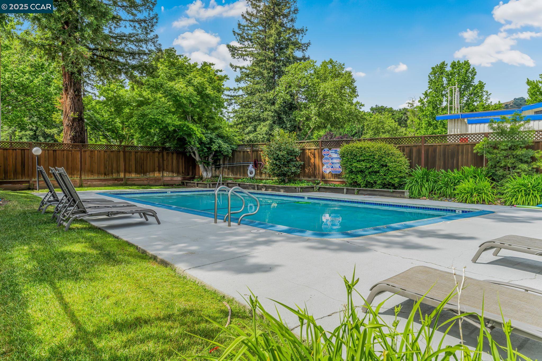242 Ashley Cir