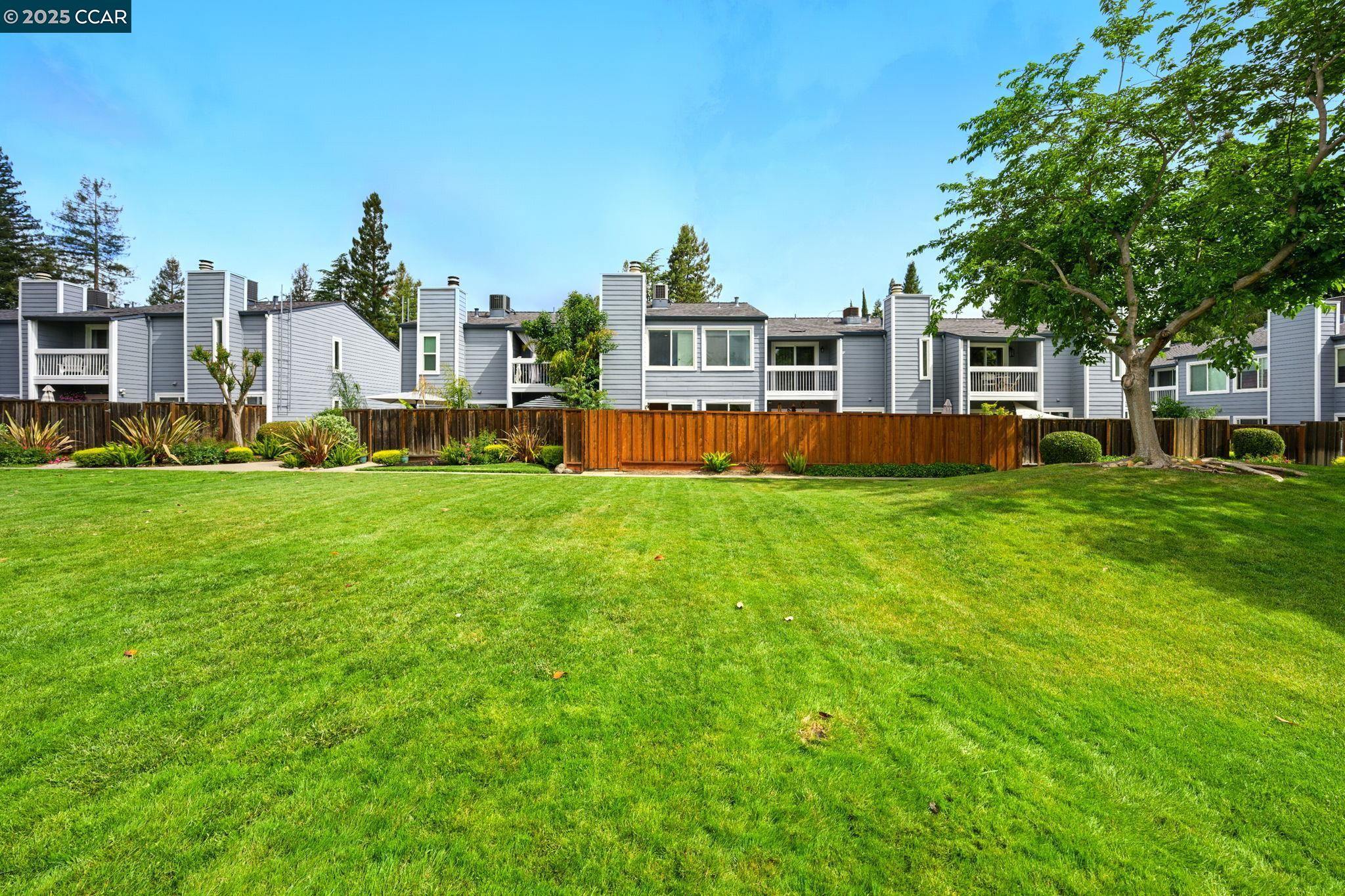 242 Ashley Cir