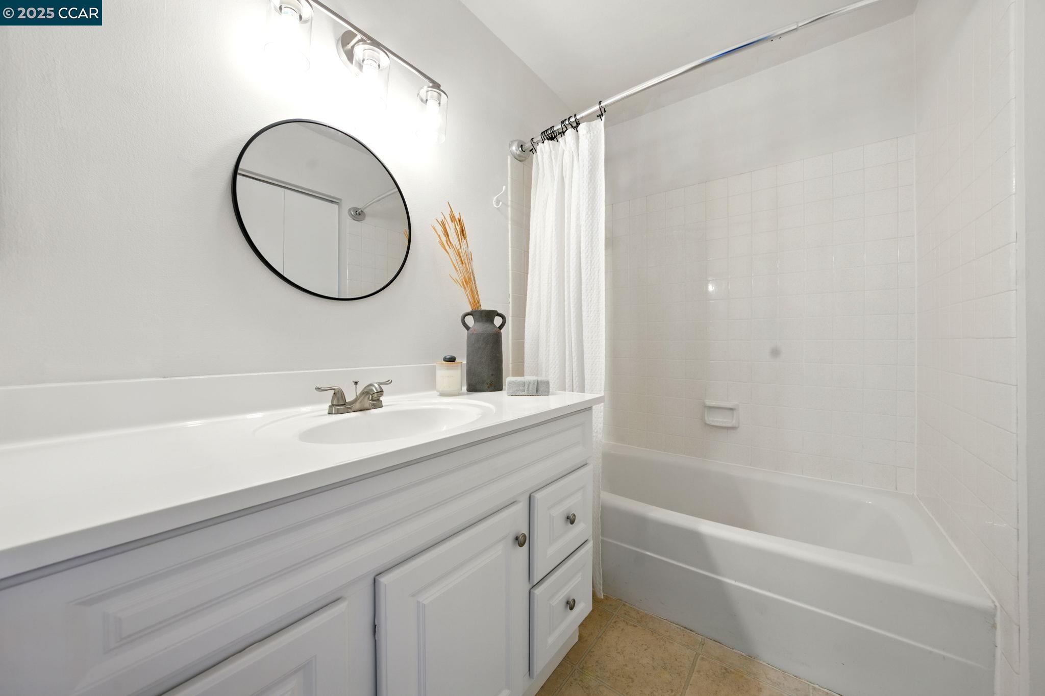 242 Ashley Cir