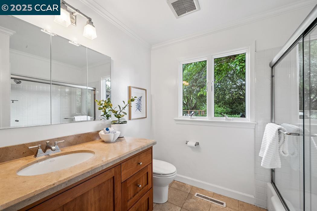 3159 Lucas Dr