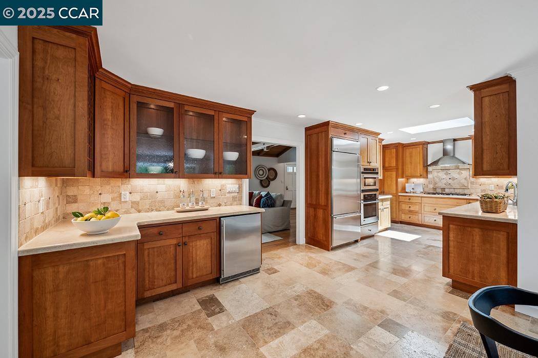 3159 Lucas Dr