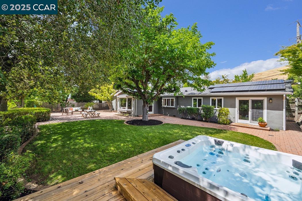 3159 Lucas Dr