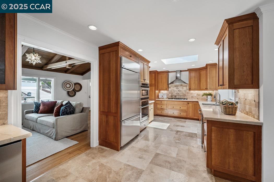 3159 Lucas Dr