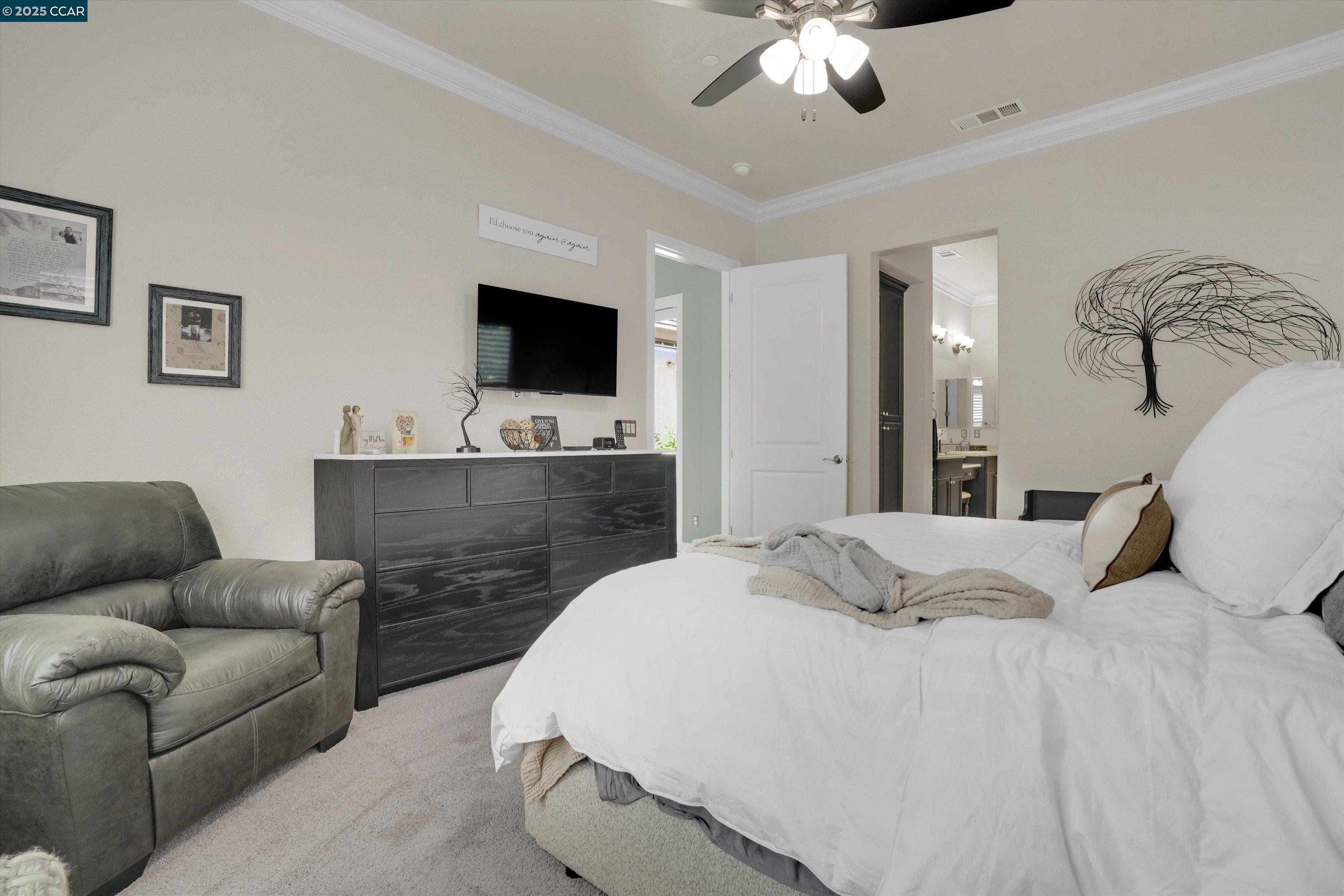 1532 Symphony Cir