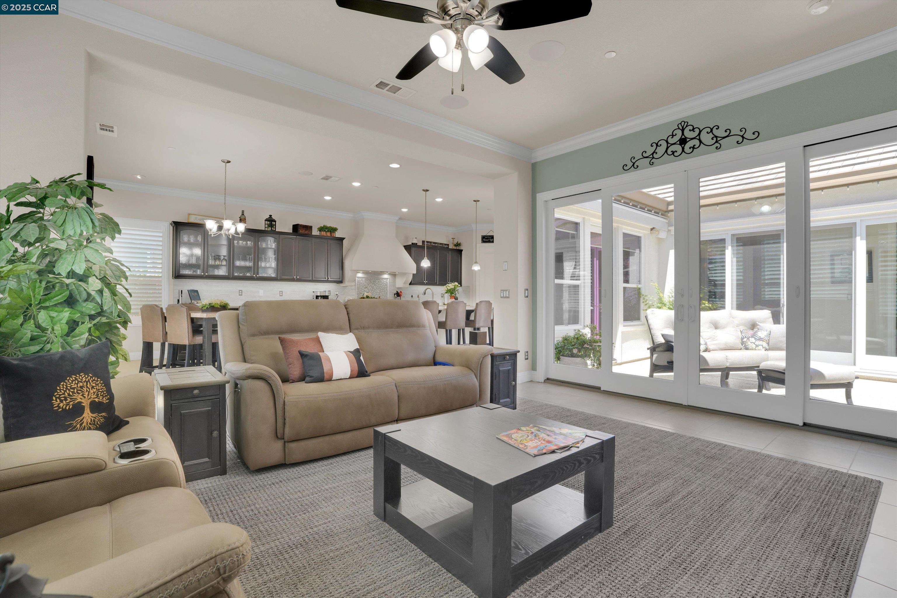 1532 Symphony Cir