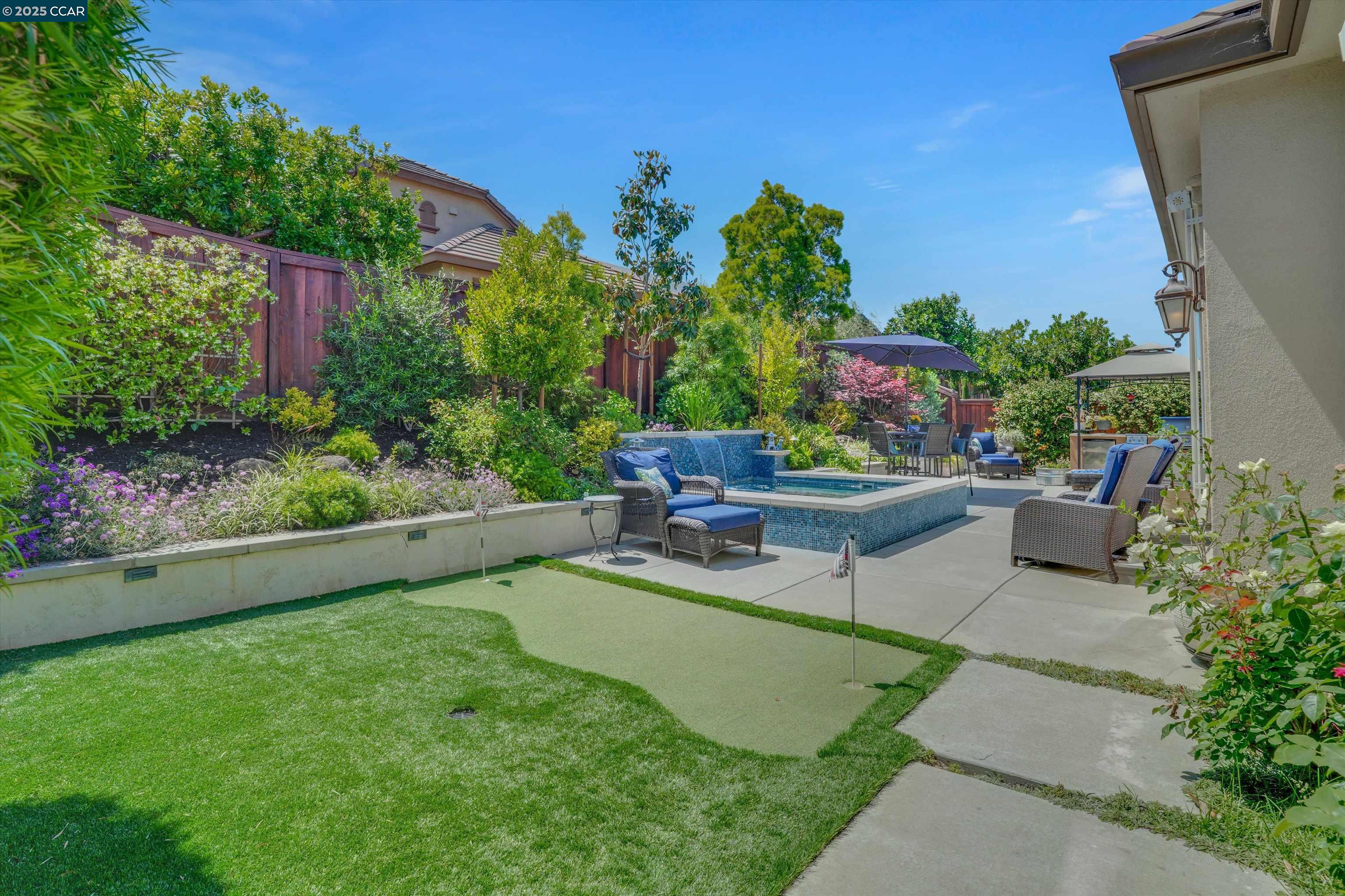 1532 Symphony Cir