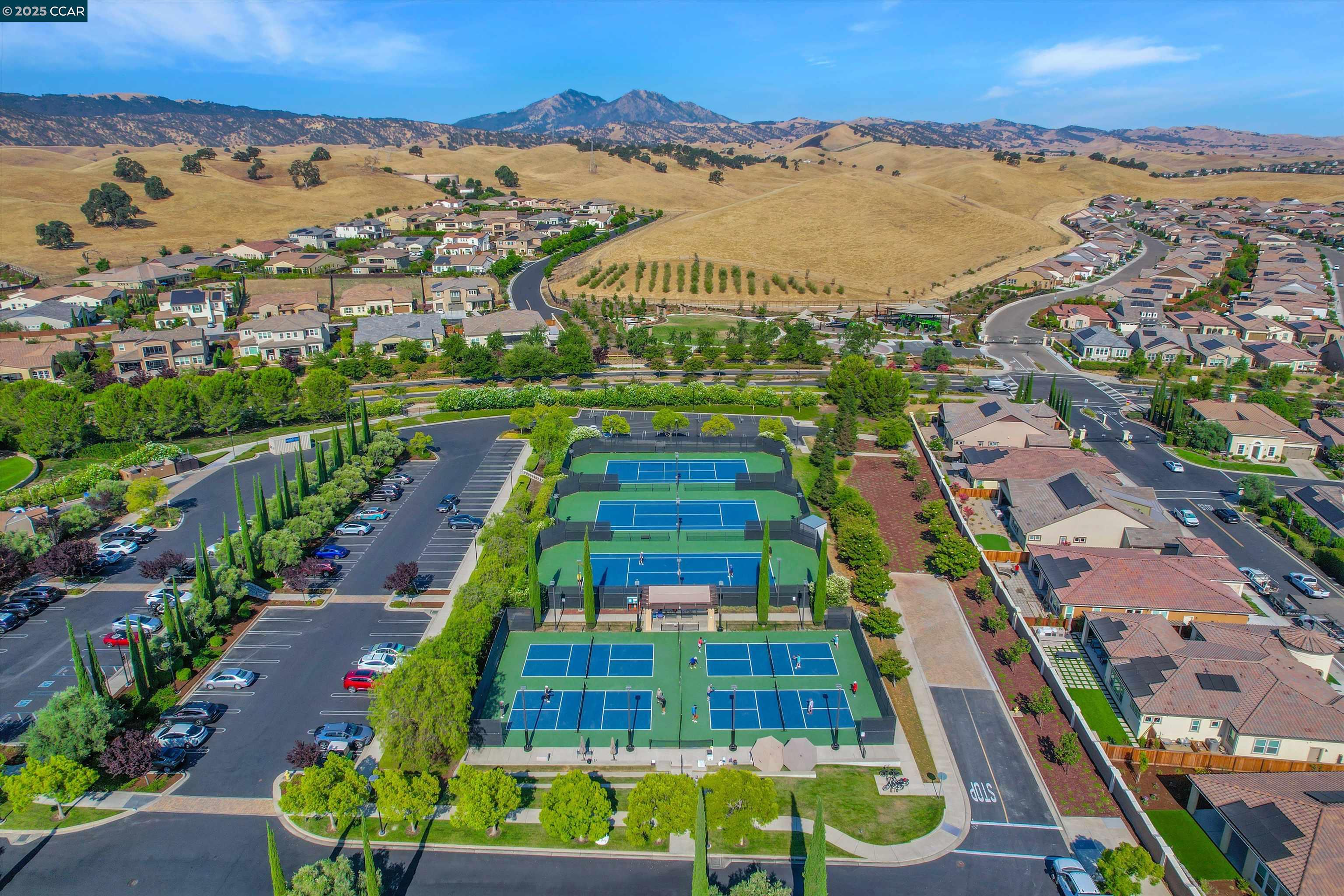 1532 Symphony Cir