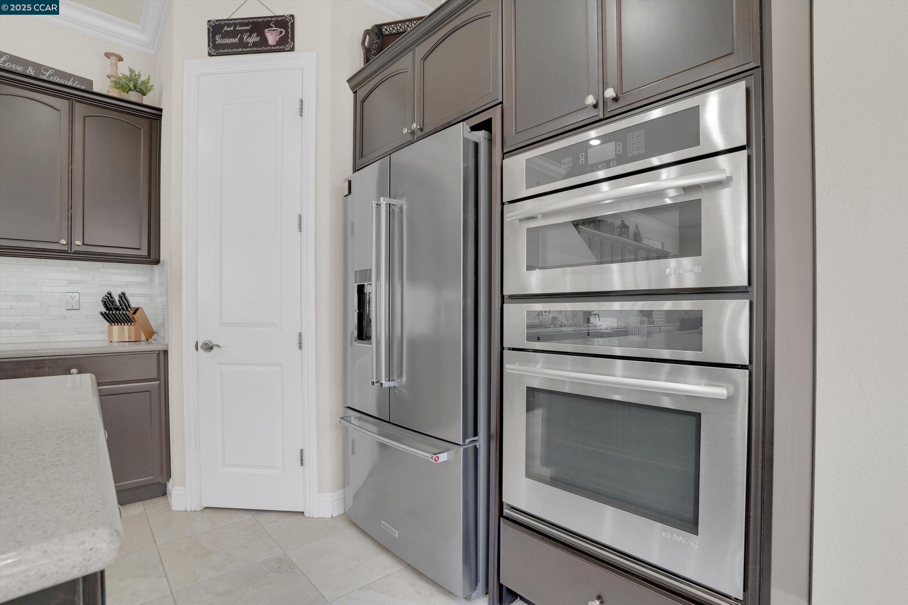 1532 Symphony Cir