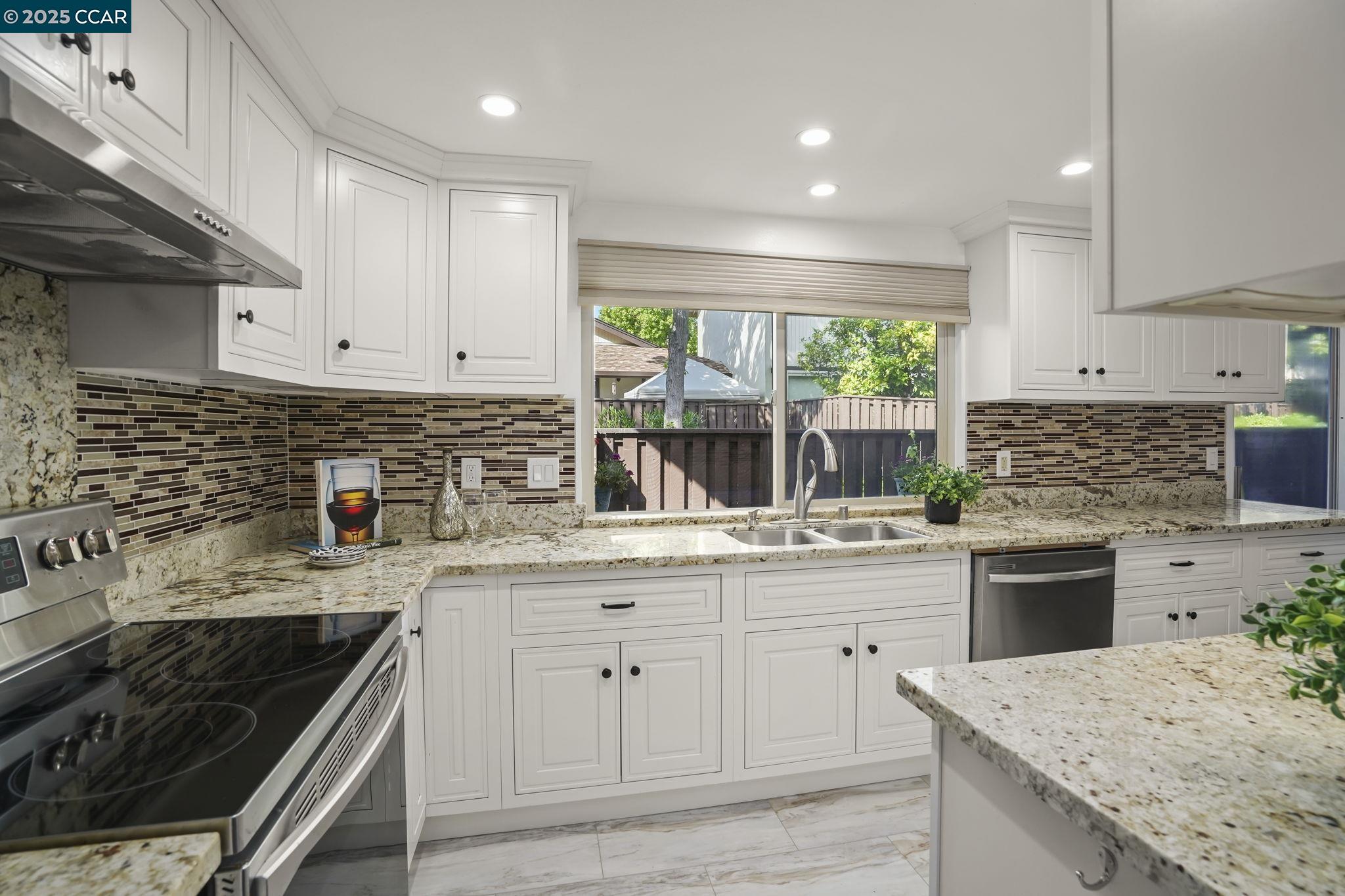1583 Candelero Dr
