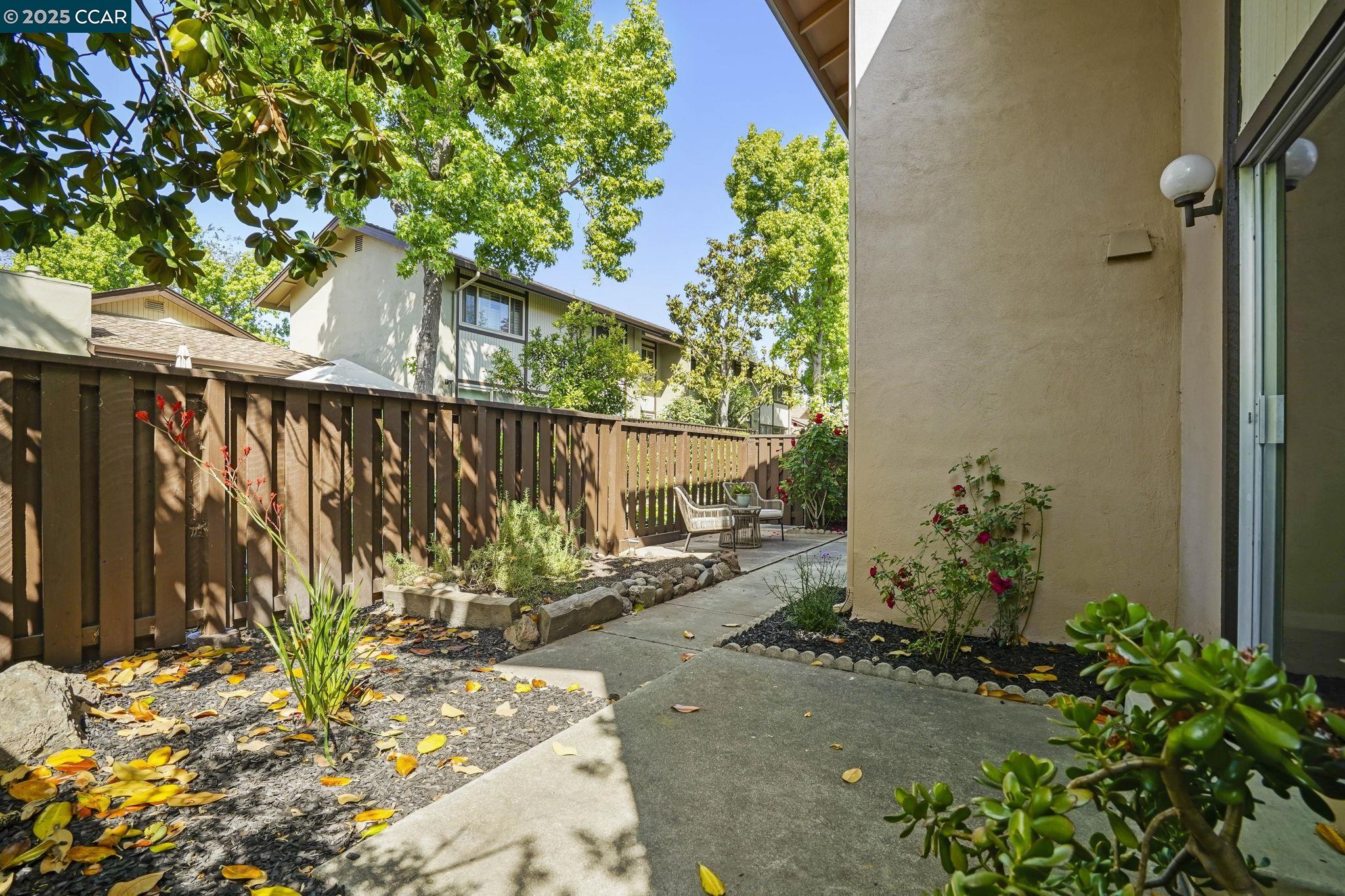 1583 Candelero Dr