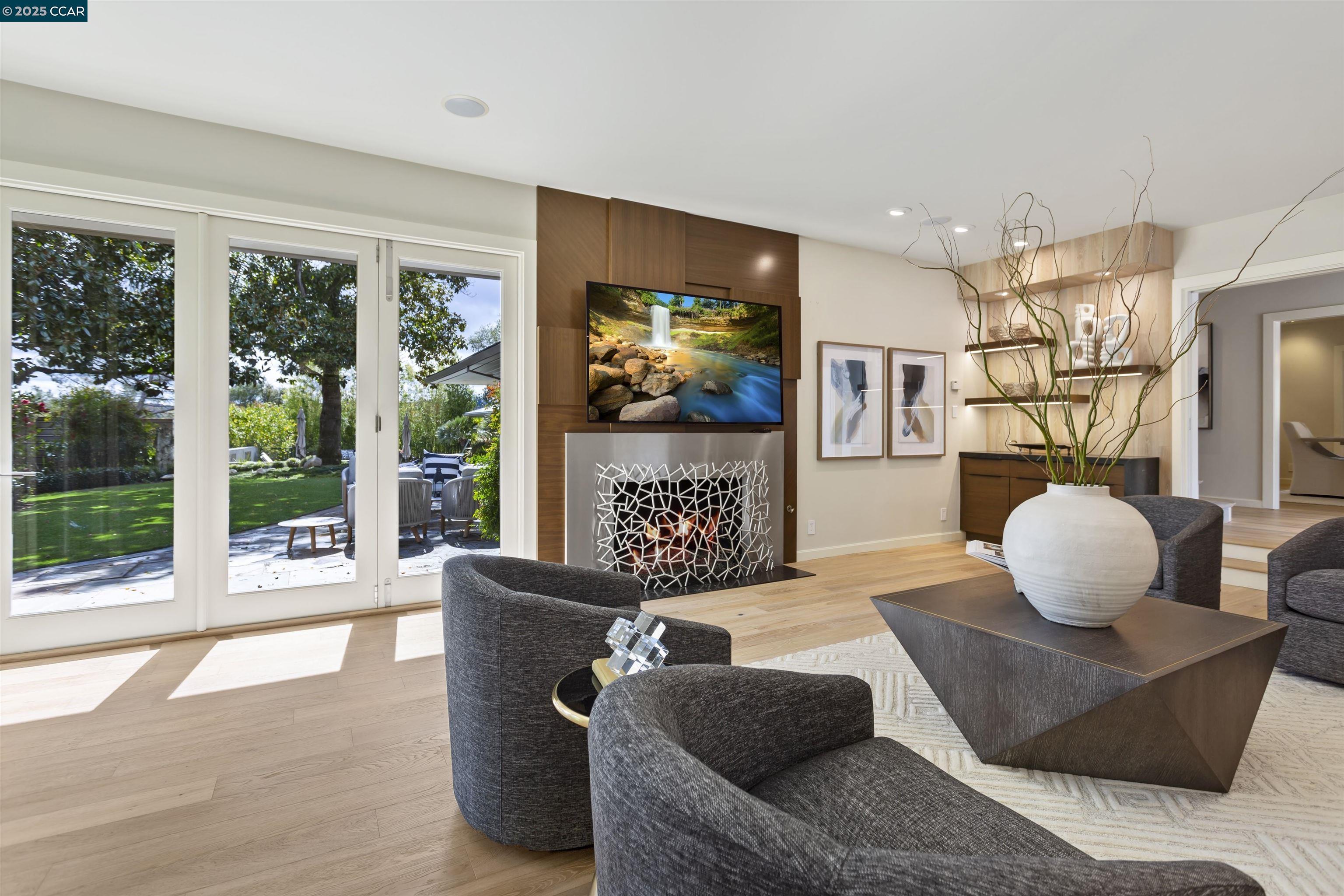 1121 Estates Dr