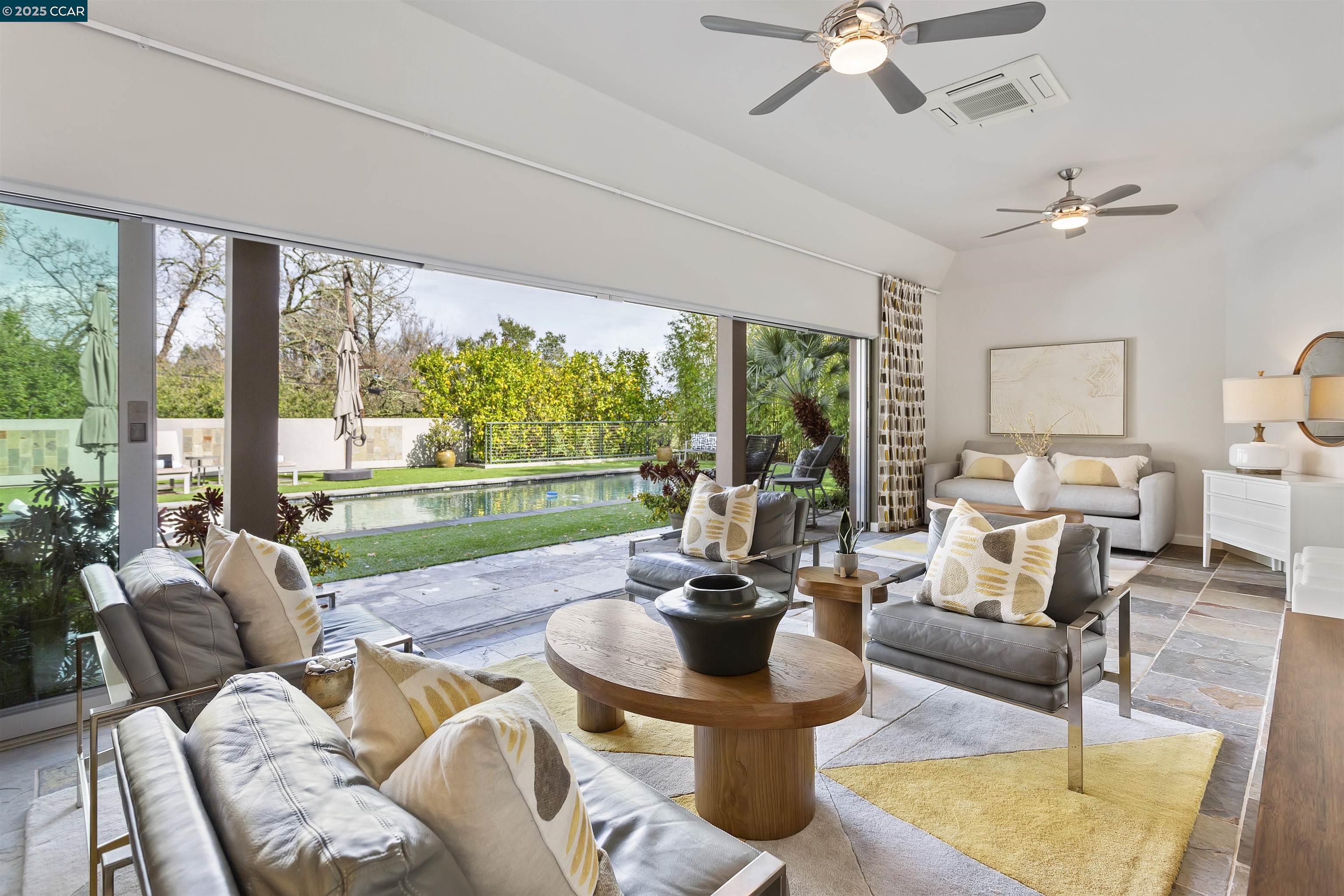 1121 Estates Dr