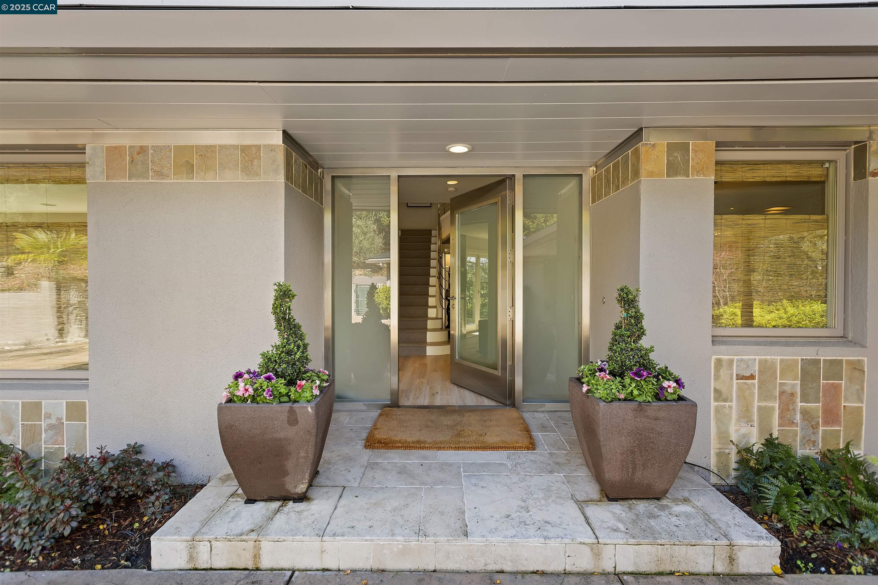 1121 Estates Dr