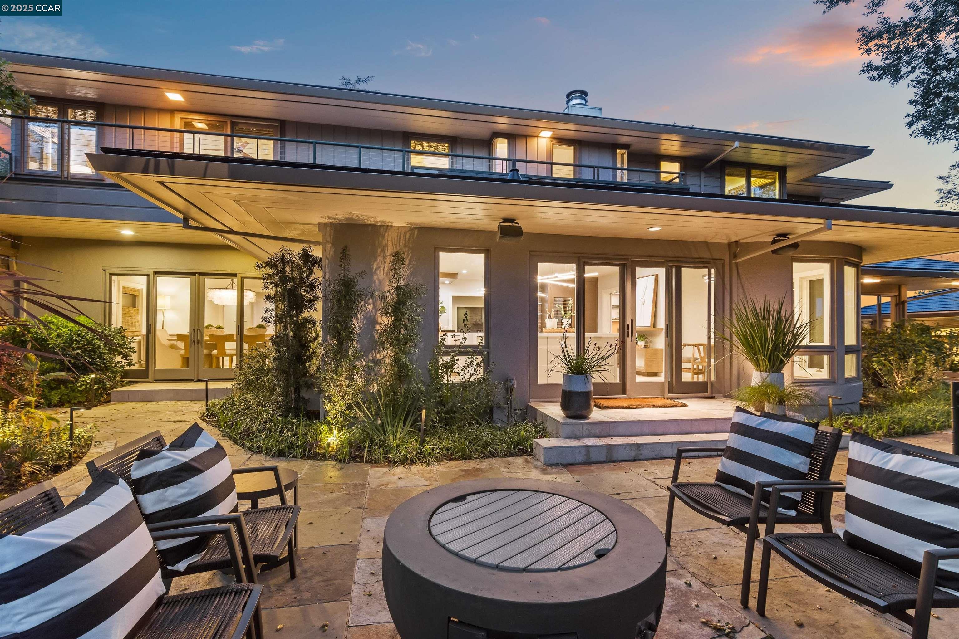 1121 Estates Dr