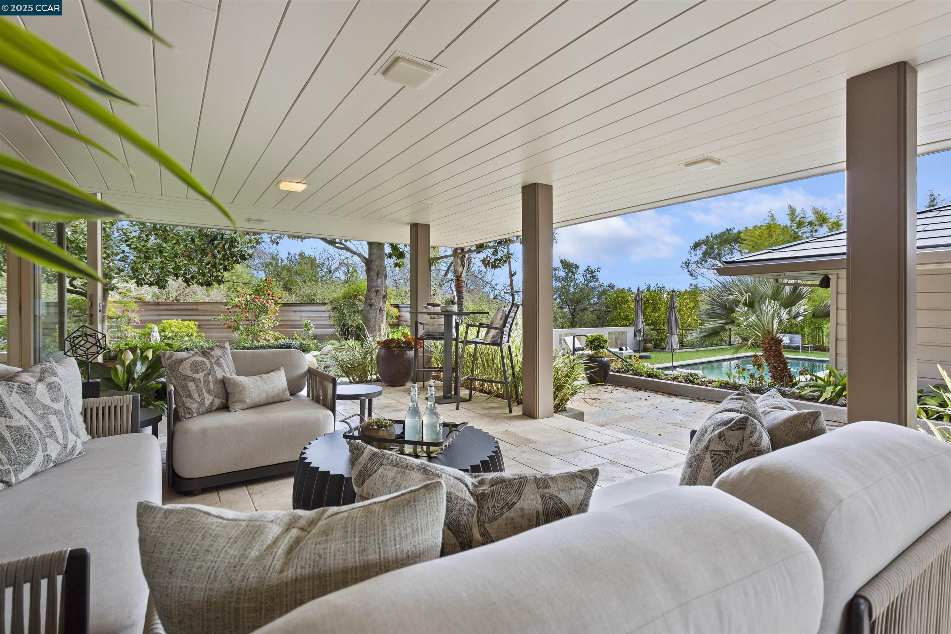 1121 Estates Dr