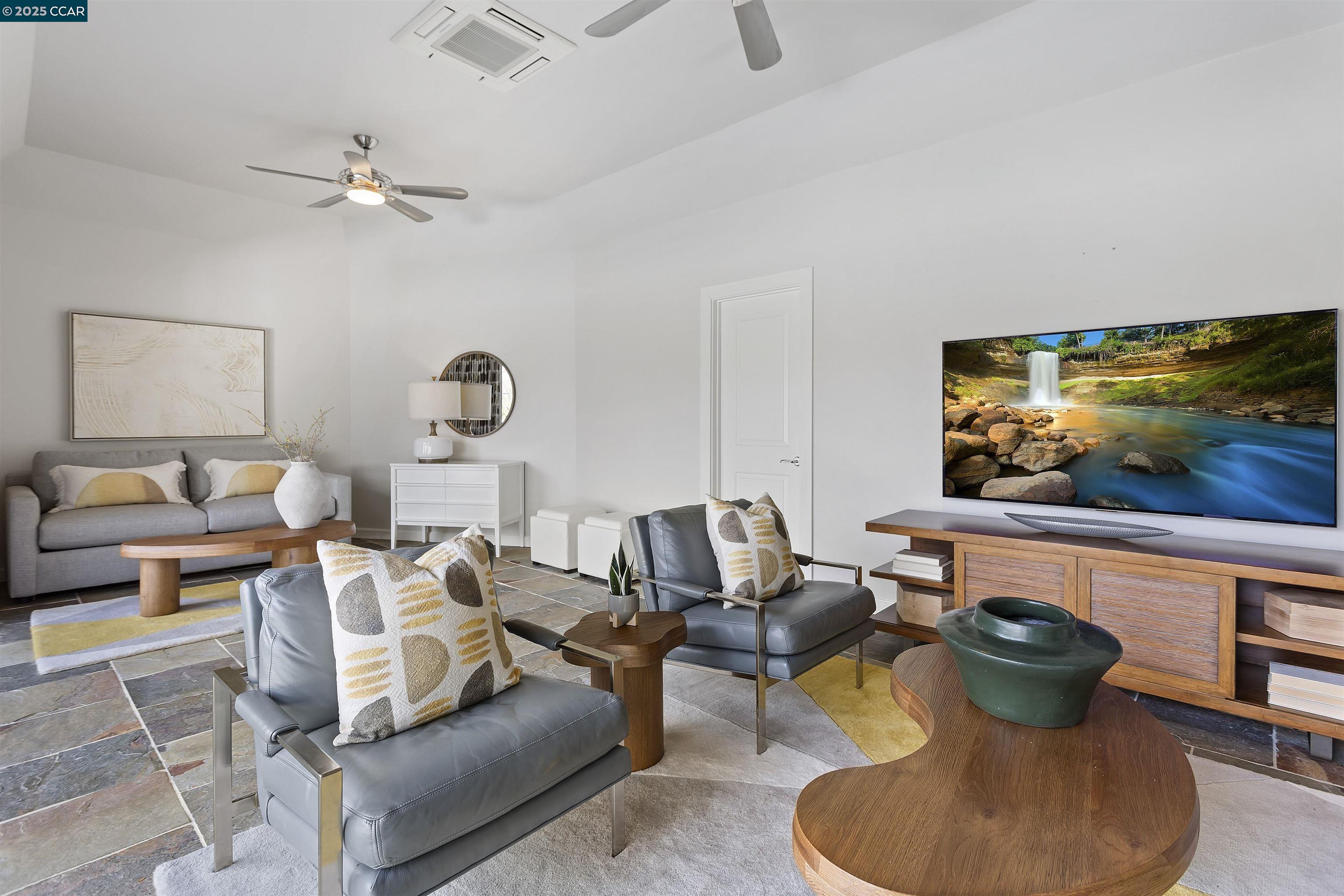 1121 Estates Dr