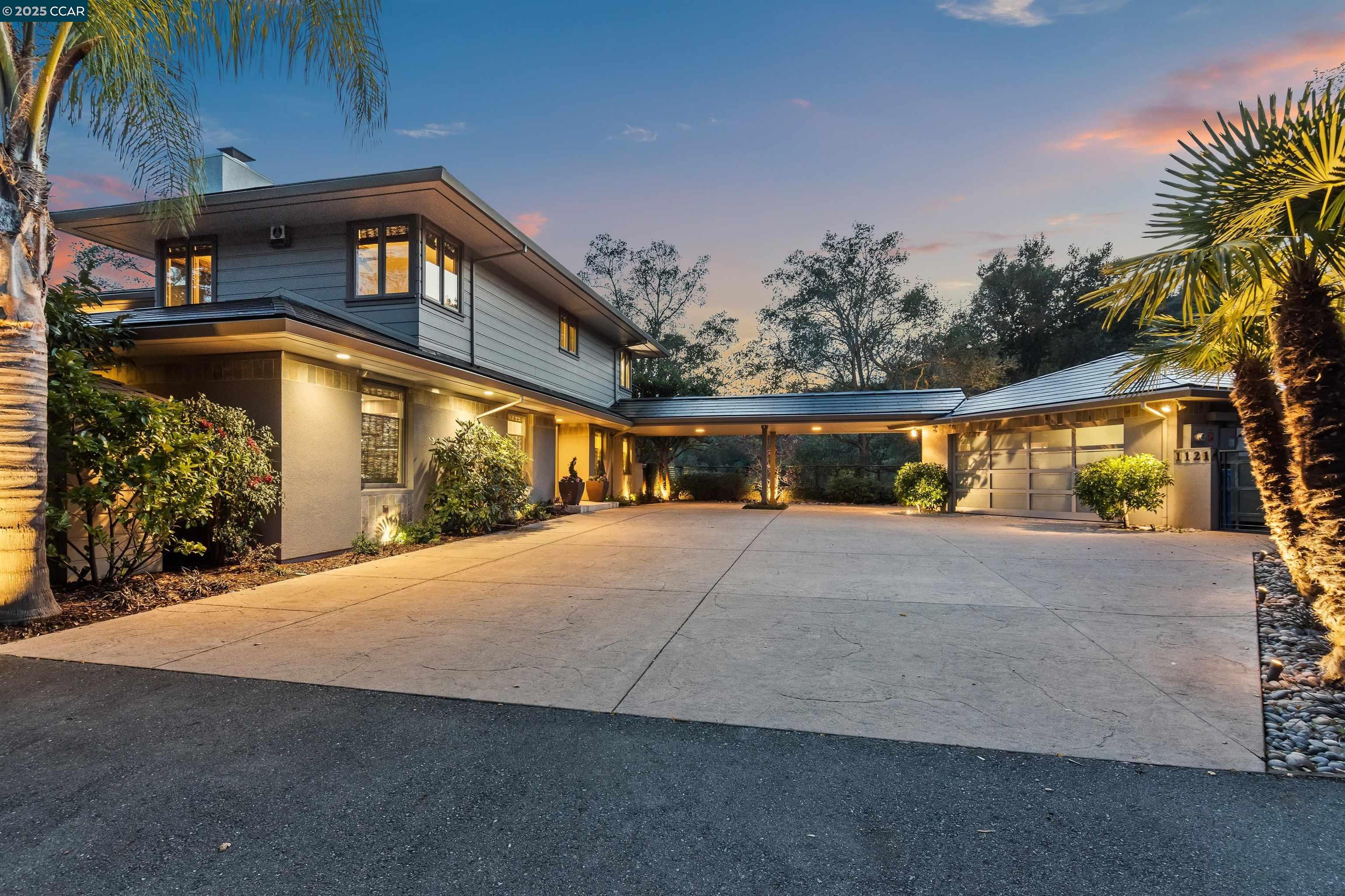 1121 Estates Dr