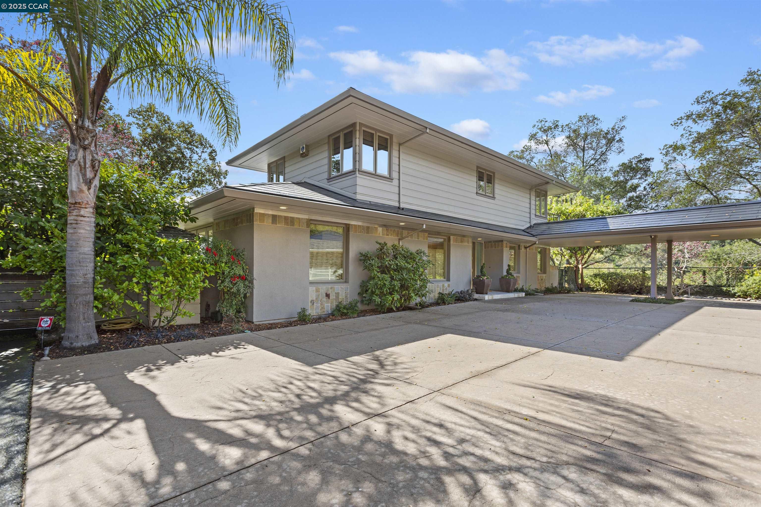 1121 Estates Dr