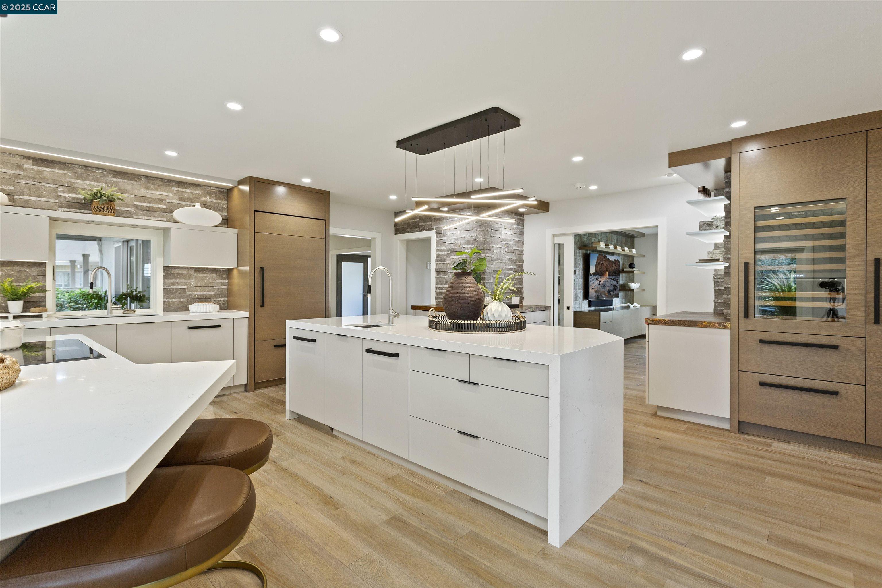 1121 Estates Dr