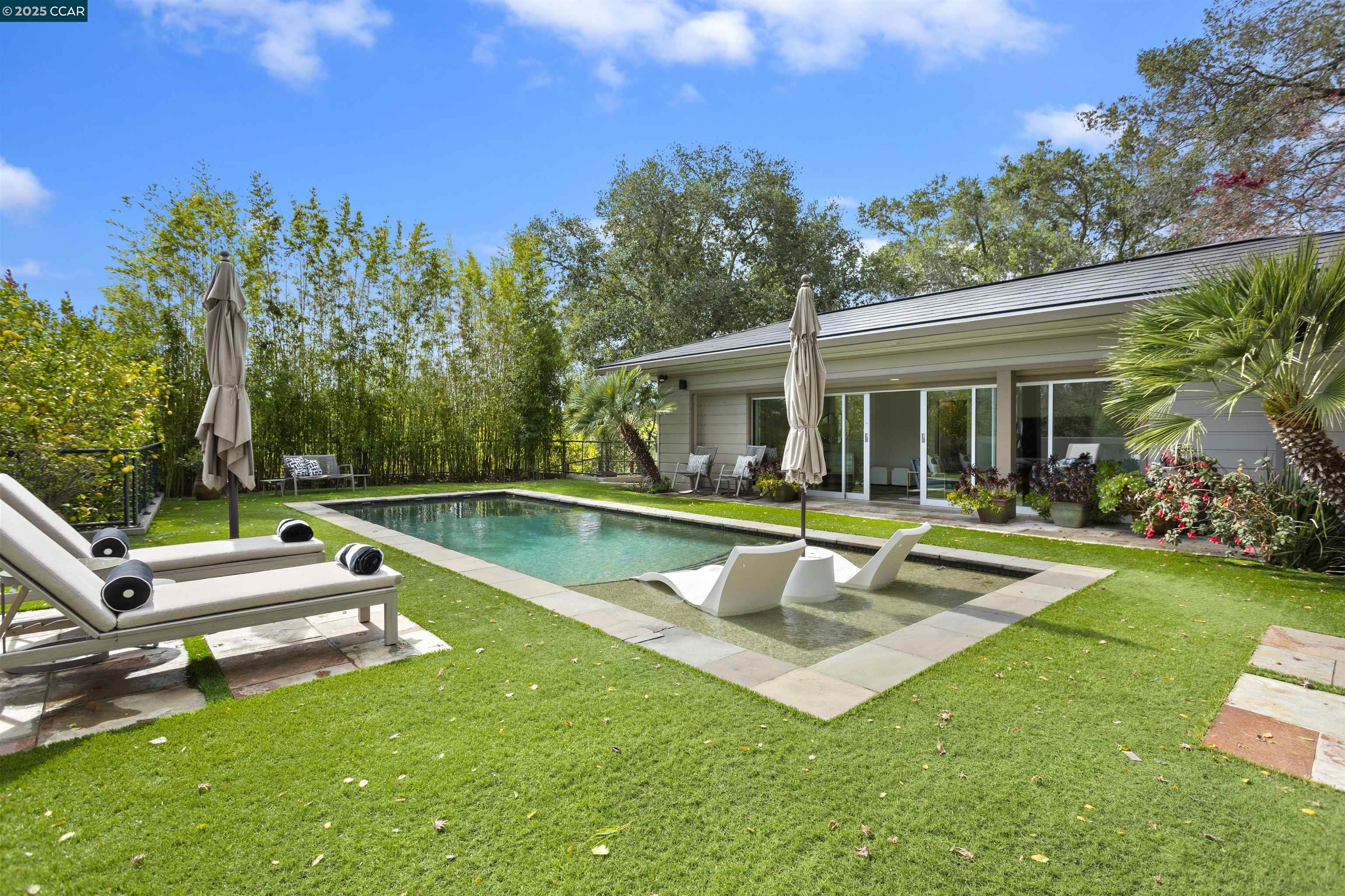 1121 Estates Dr
