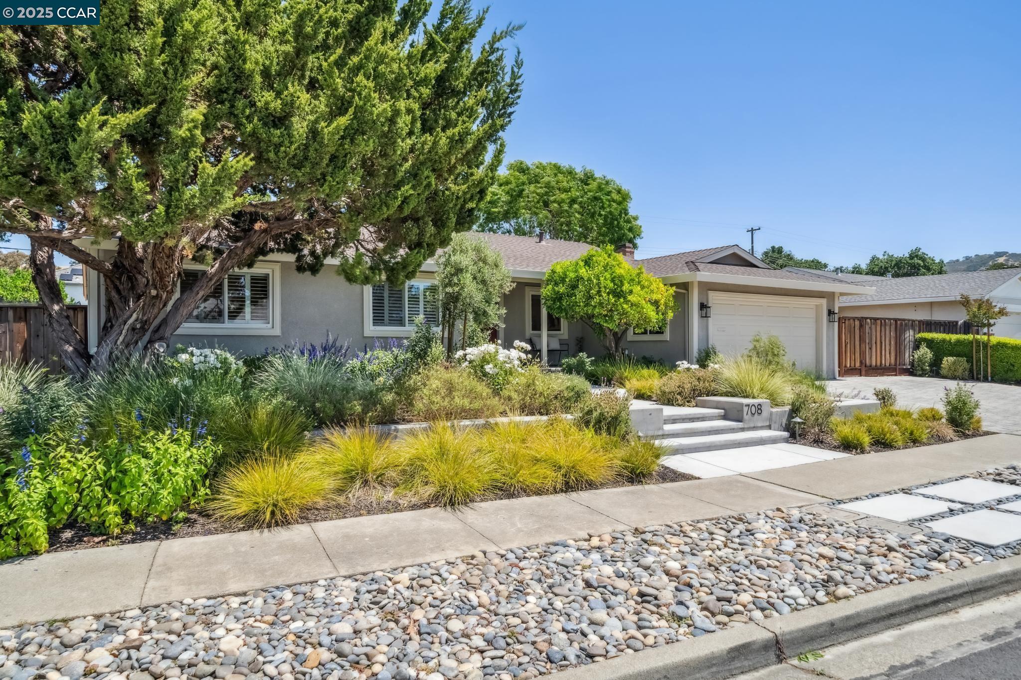 708 Citrus Ave