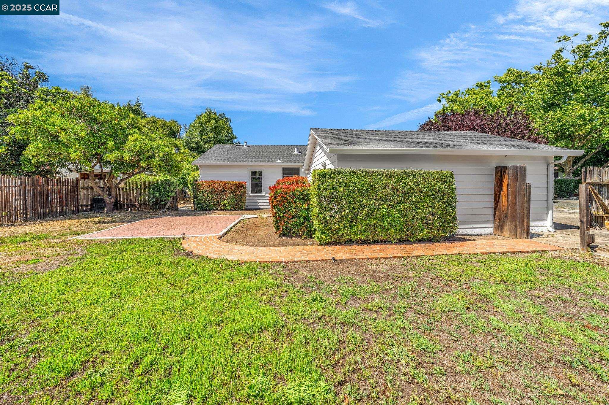 3542 Wren Ave